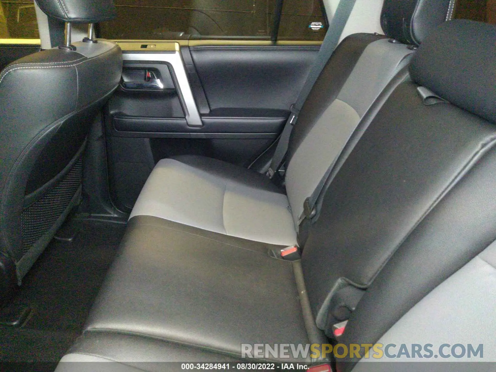 8 fotografías del automóvil dañado JTEBU5JR4L5746610 TOYOTA 4RUNNER 2020