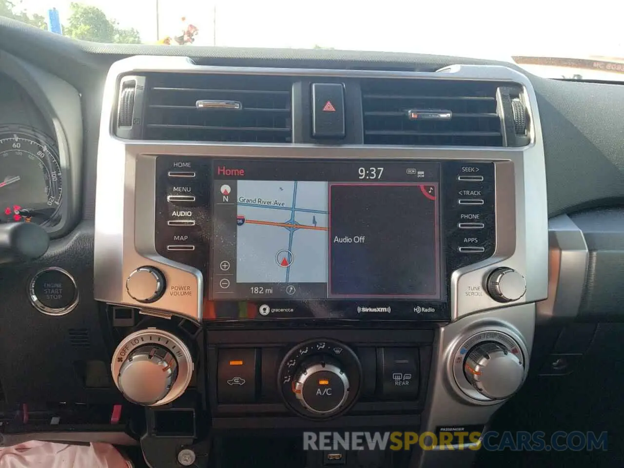 9 fotografías del automóvil dañado JTEBU5JR4L5752682 TOYOTA 4RUNNER 2020