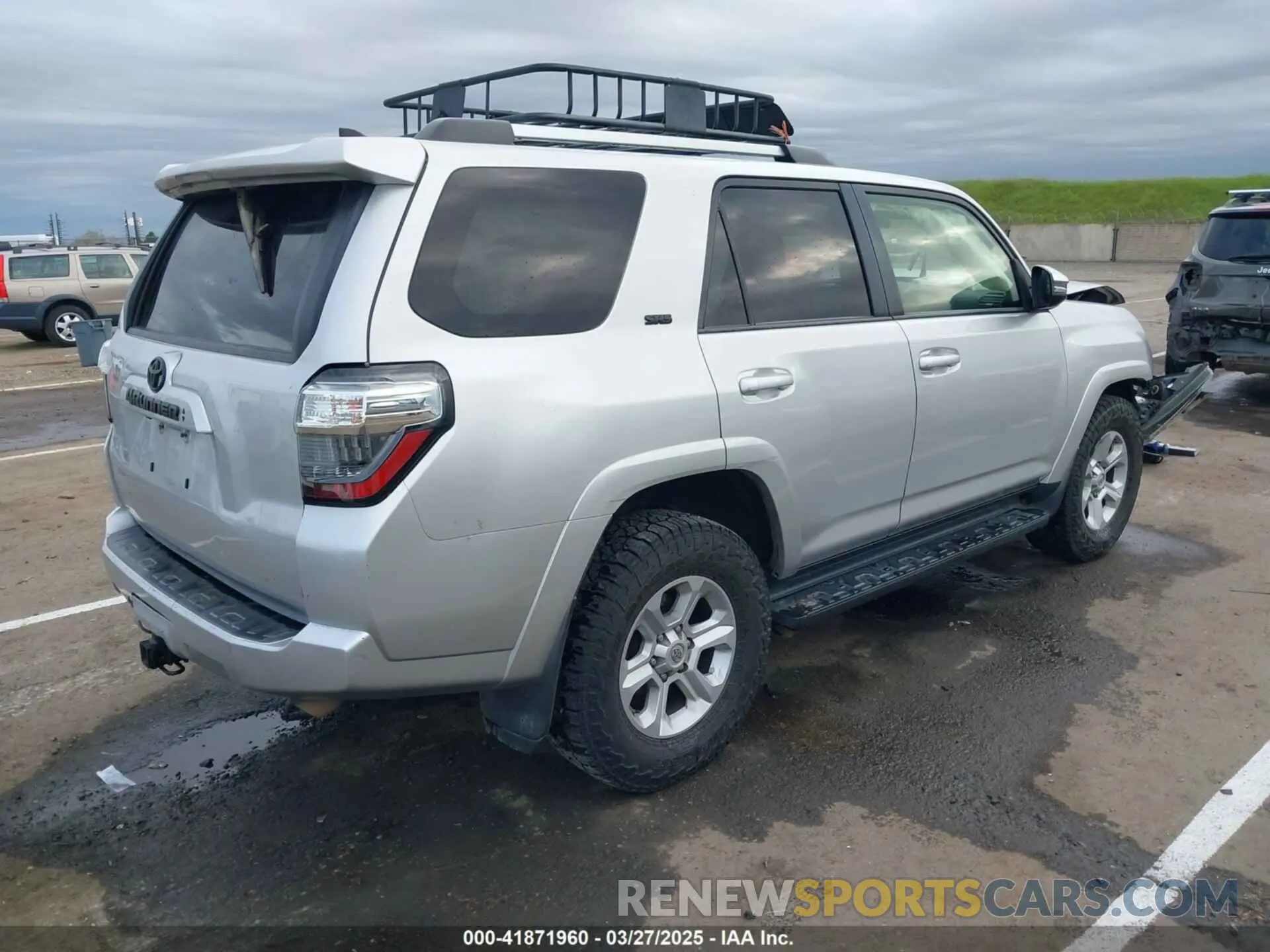 4 fotografías del automóvil dañado JTEBU5JR4L5766162 TOYOTA 4RUNNER 2020