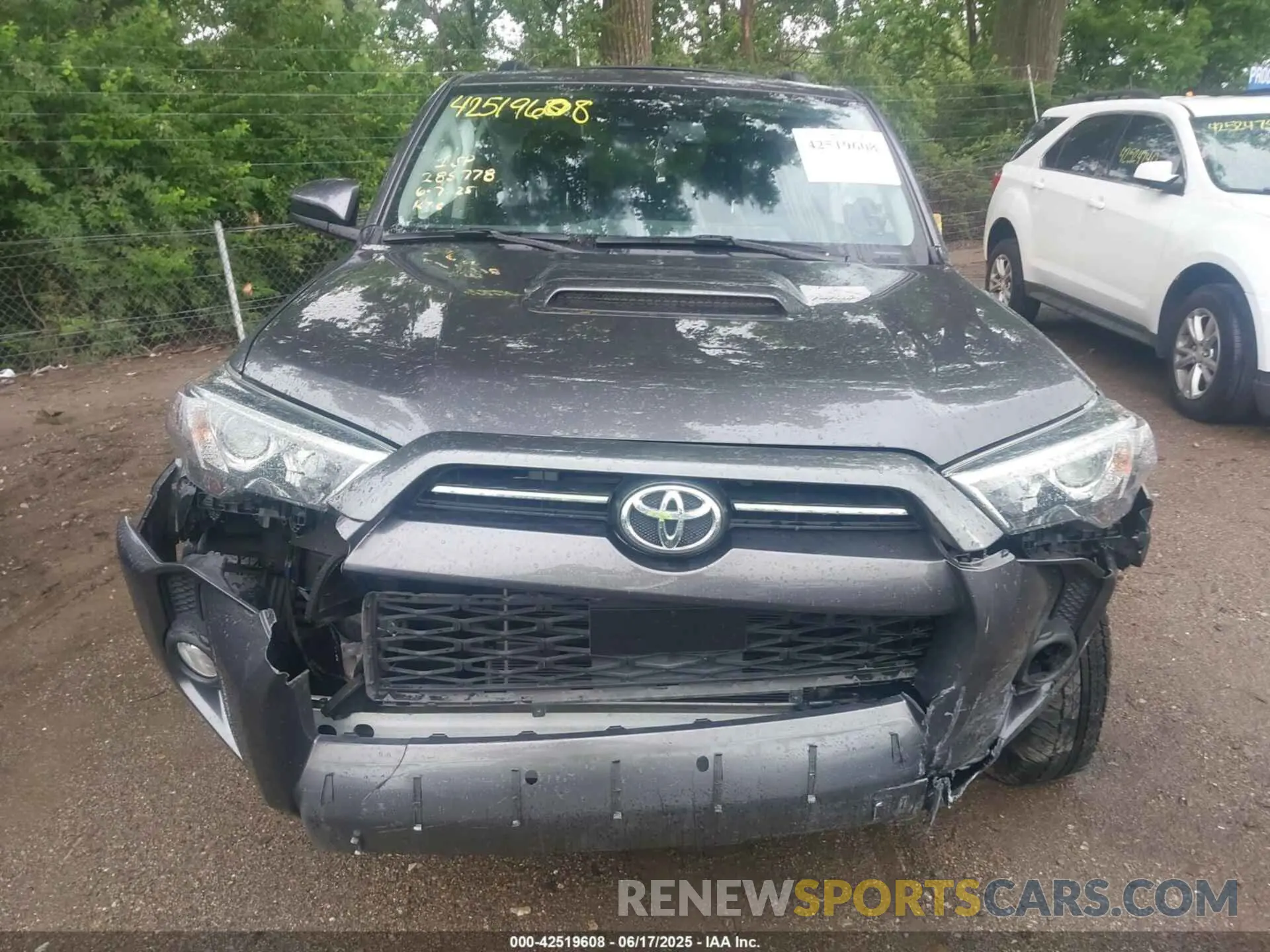 13 fotografías del automóvil dañado JTEBU5JR5L5748544 TOYOTA 4RUNNER 2020