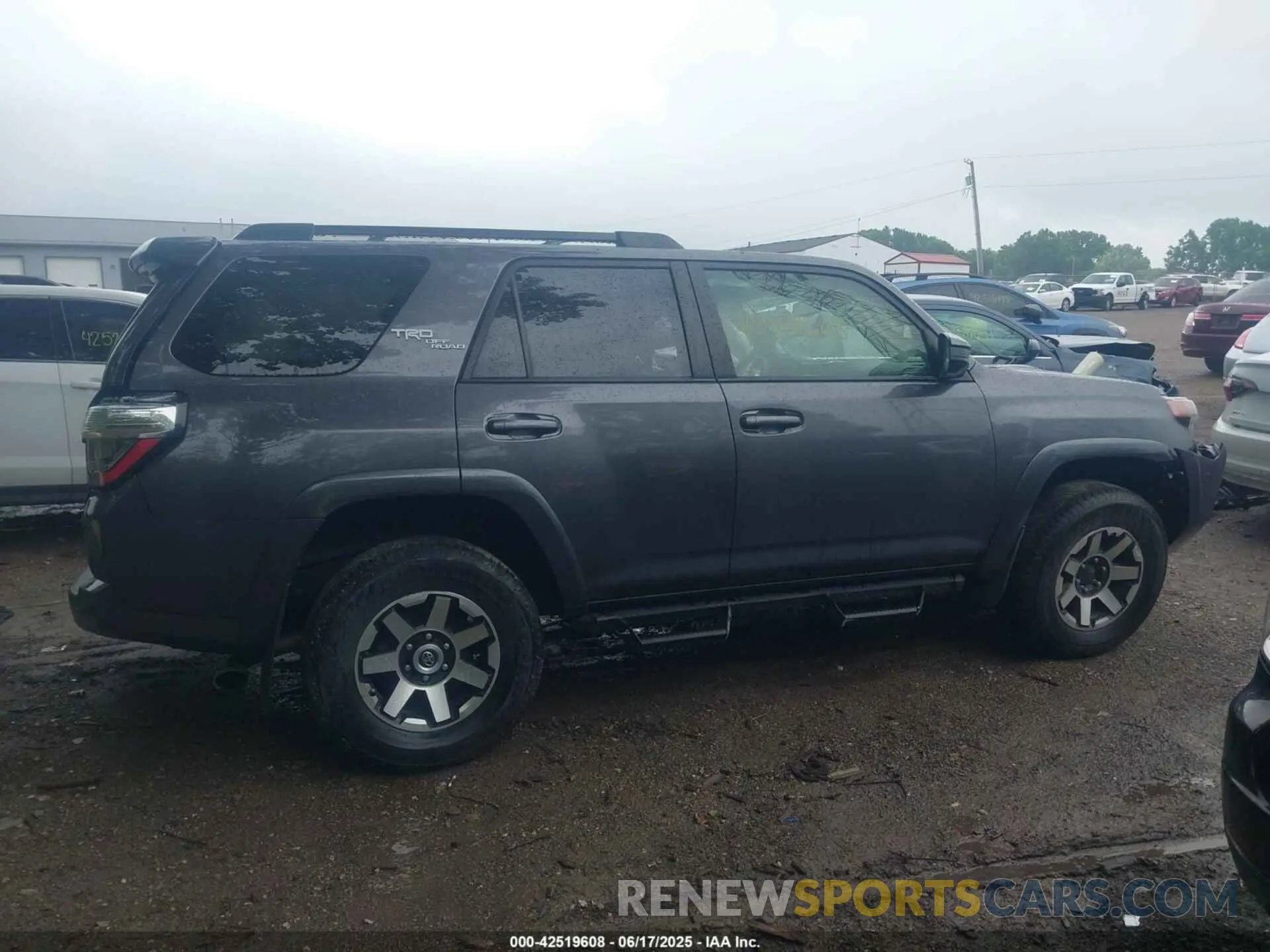 14 fotografías del automóvil dañado JTEBU5JR5L5748544 TOYOTA 4RUNNER 2020