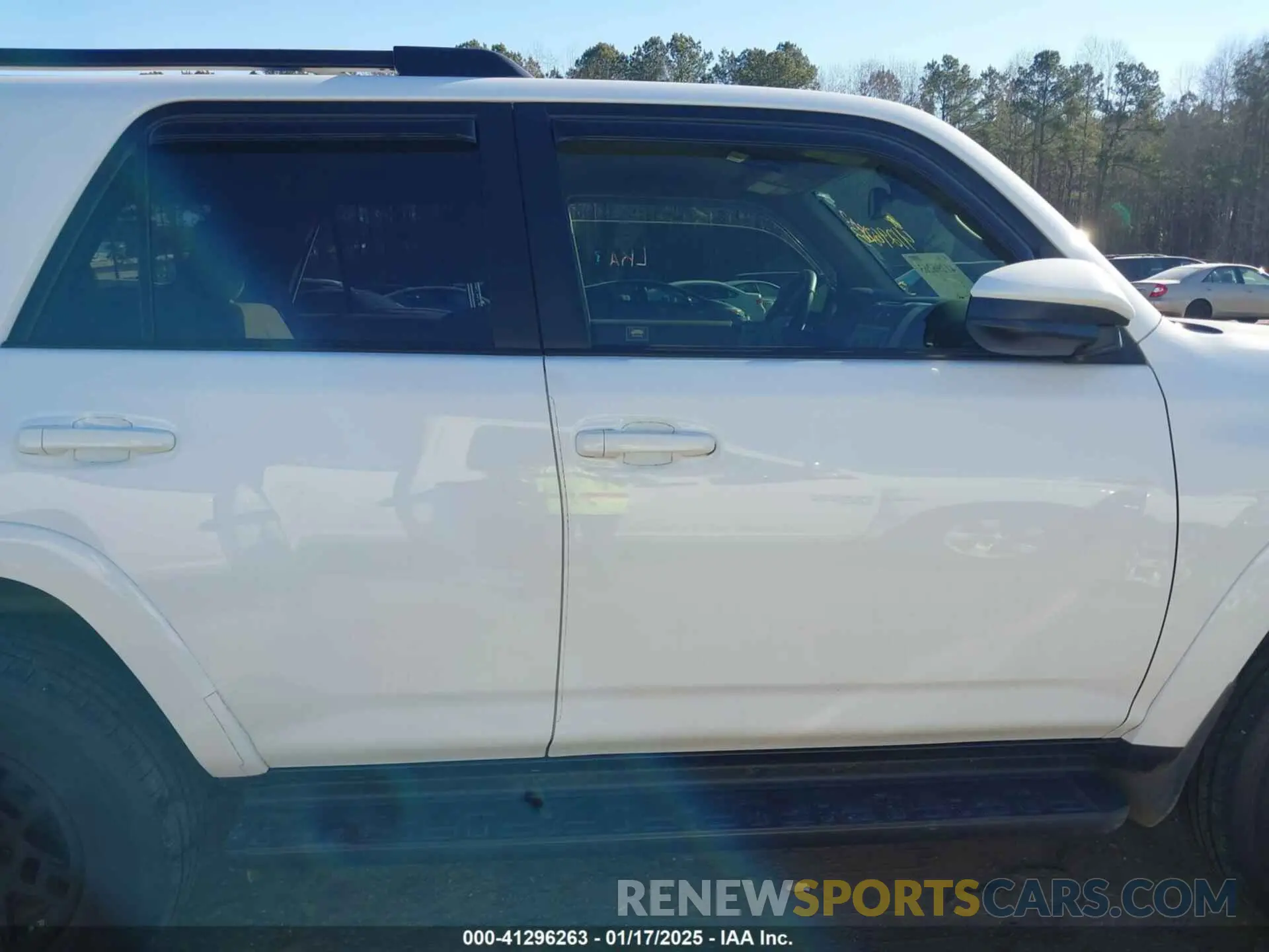 13 fotografías del automóvil dañado JTEBU5JR5L5773699 TOYOTA 4RUNNER 2020