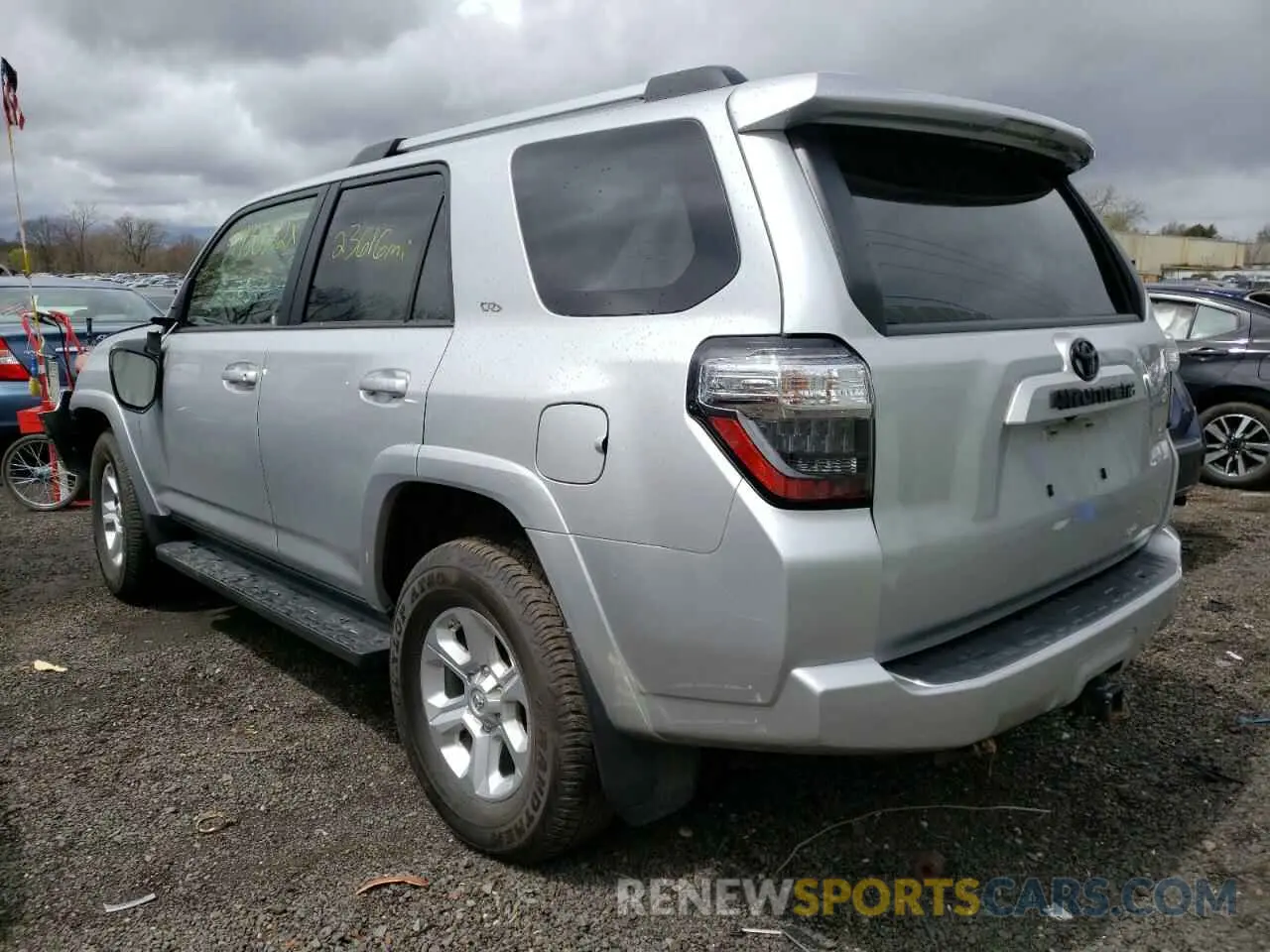 3 fotografías del automóvil dañado JTEBU5JR5L5813294 TOYOTA 4RUNNER 2020