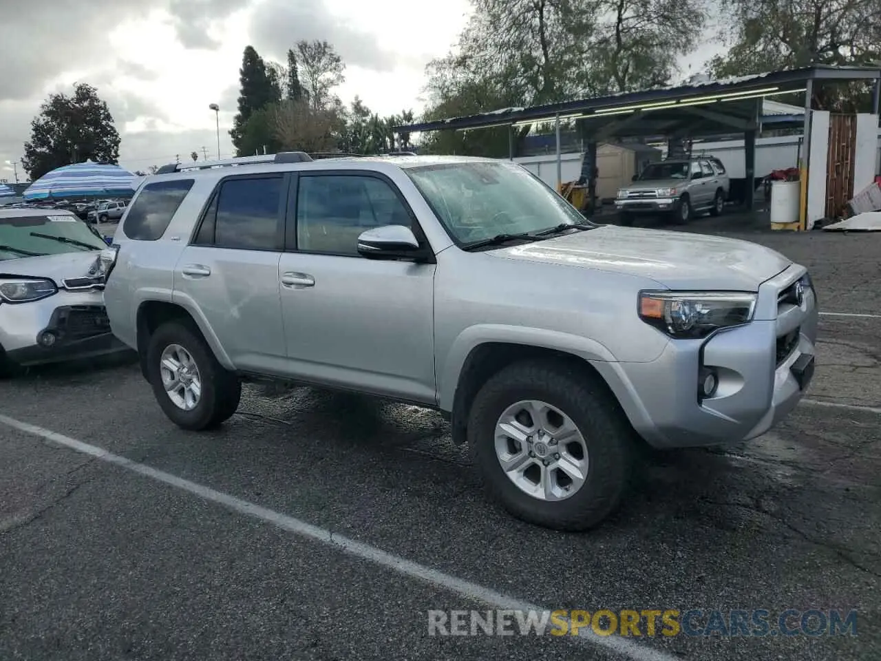4 fotografías del automóvil dañado JTEBU5JR5L5826322 TOYOTA 4RUNNER 2020
