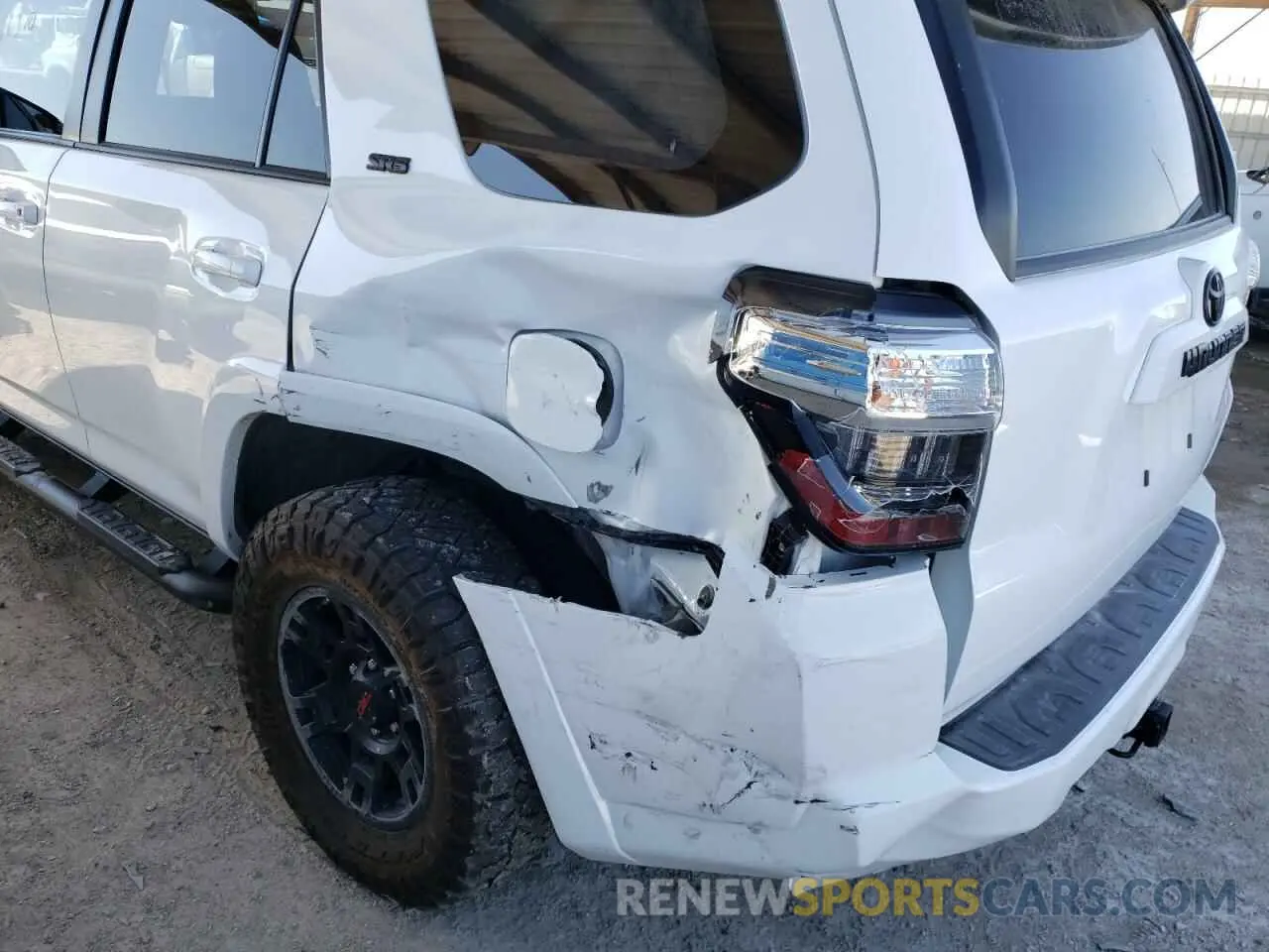 9 fotografías del automóvil dañado JTEBU5JR5L5833626 TOYOTA 4RUNNER 2020