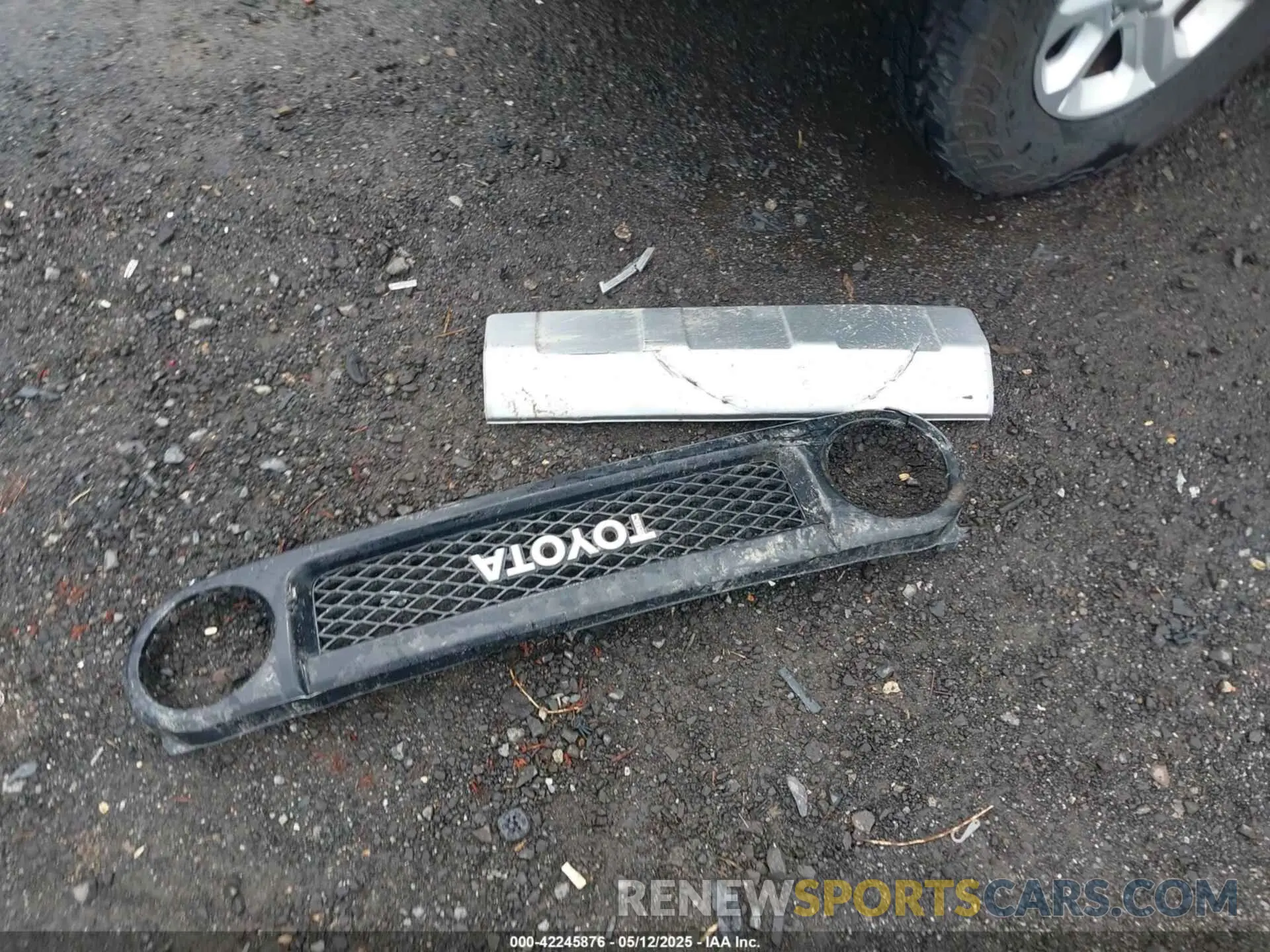 12 fotografías del automóvil dañado JTEBU5JR6L5759200 TOYOTA 4RUNNER 2020