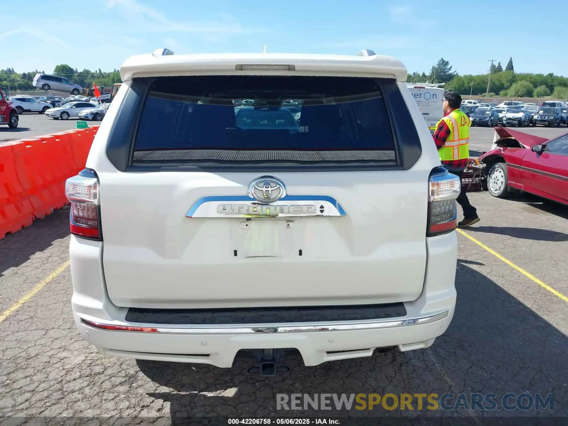 17 fotografías del automóvil dañado JTEBU5JR6L5765501 TOYOTA 4RUNNER 2020