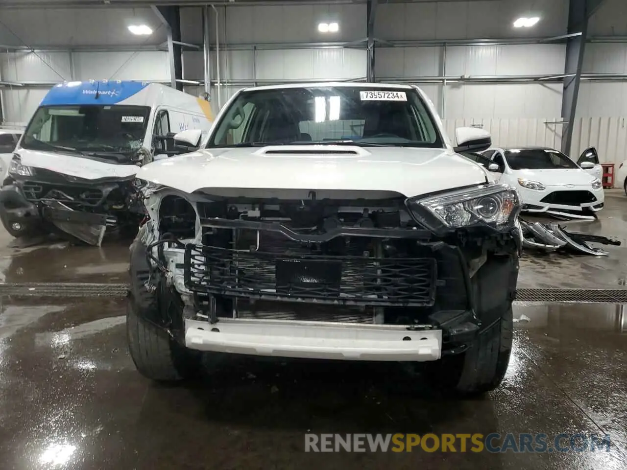 5 fotografías del automóvil dañado JTEBU5JR6L5770648 TOYOTA 4RUNNER 2020