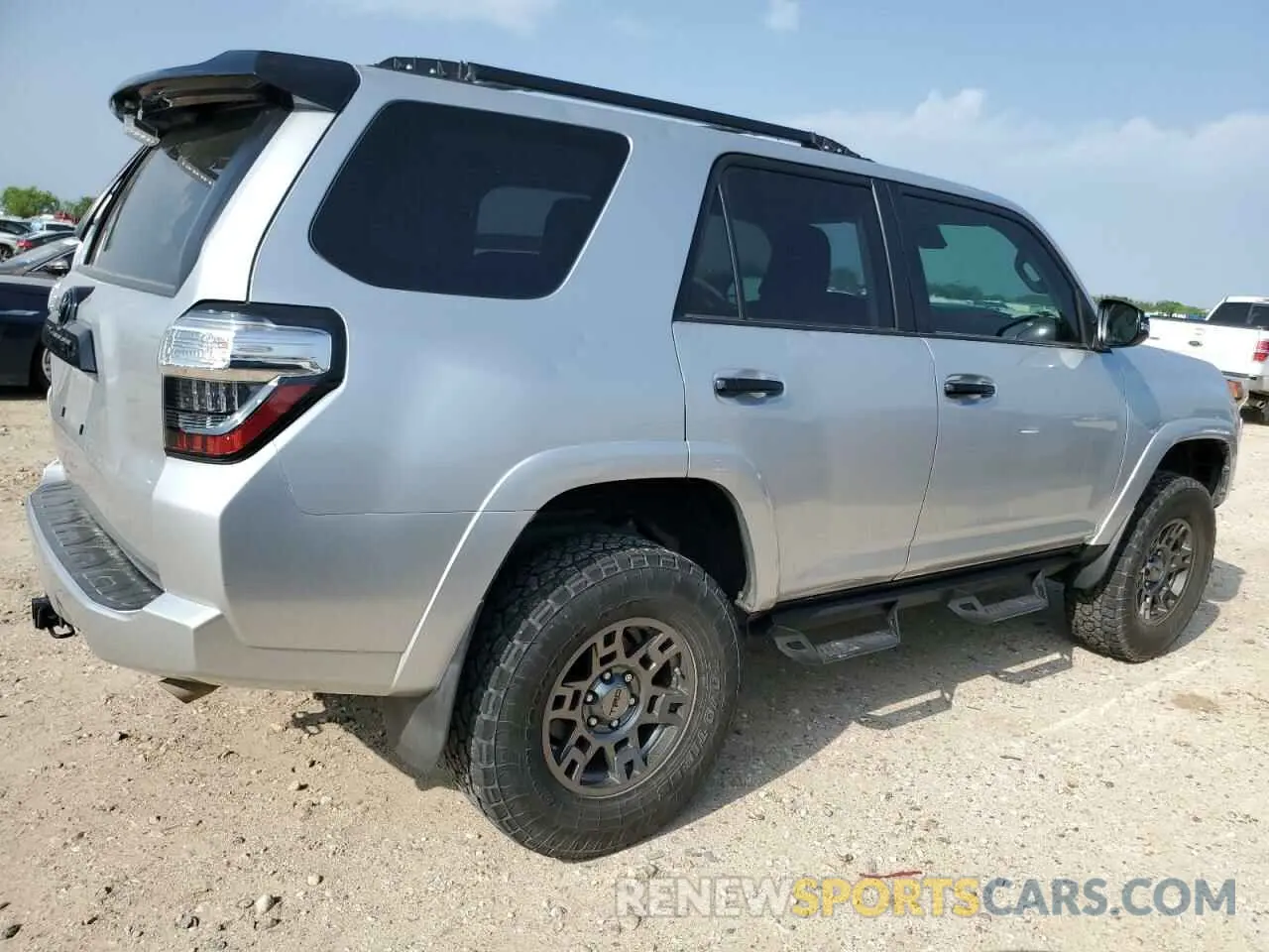 3 fotografías del automóvil dañado JTEBU5JR6L5790270 TOYOTA 4RUNNER 2020