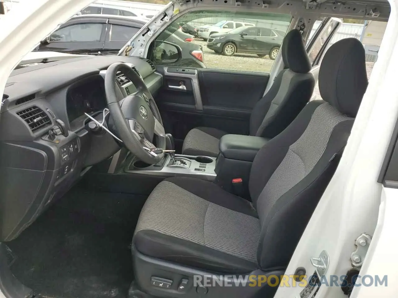 7 fotografías del automóvil dañado JTEBU5JR6L5802322 TOYOTA 4RUNNER 2020