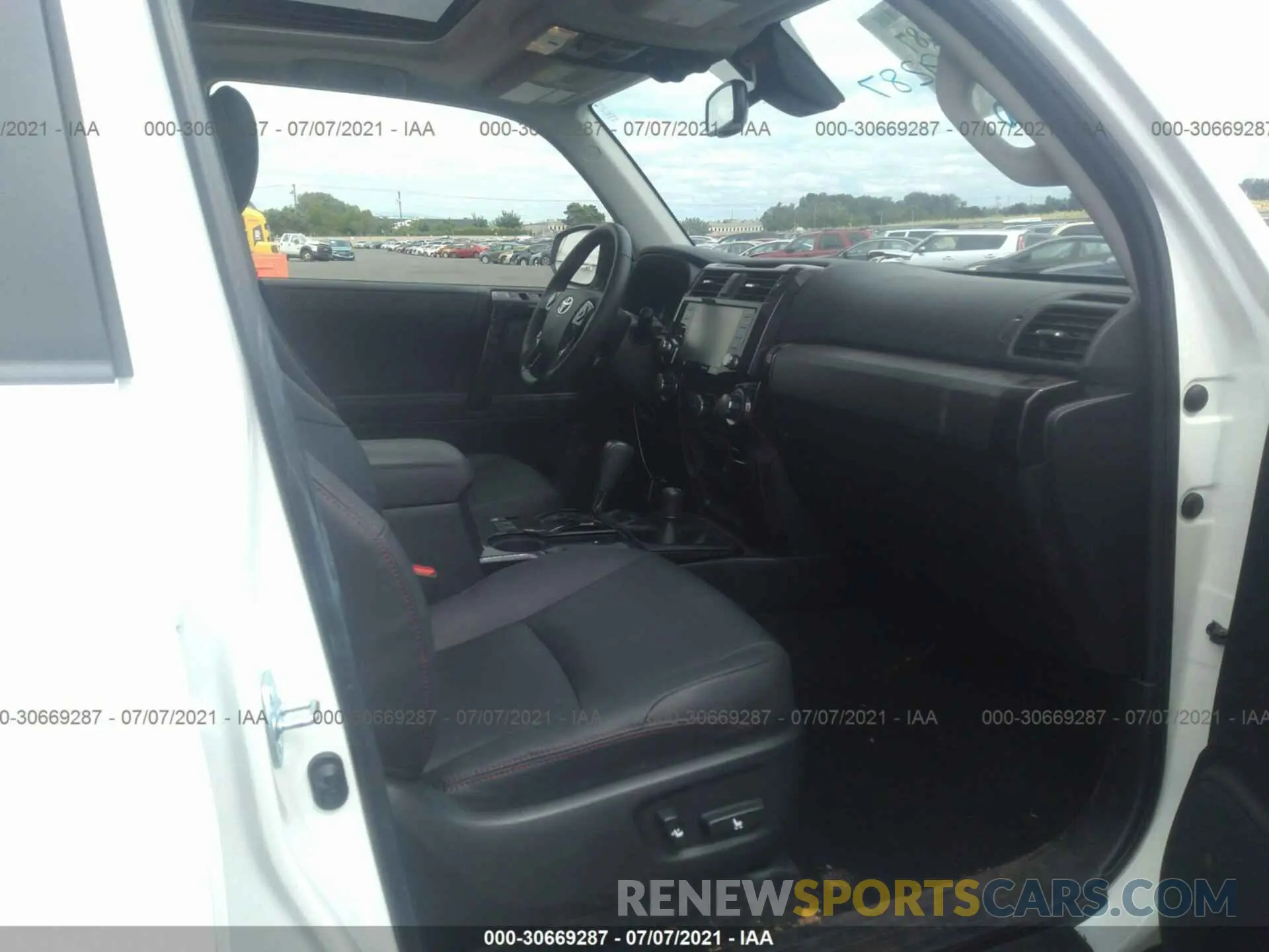 5 fotografías del automóvil dañado JTEBU5JR6L5802949 TOYOTA 4RUNNER 2020