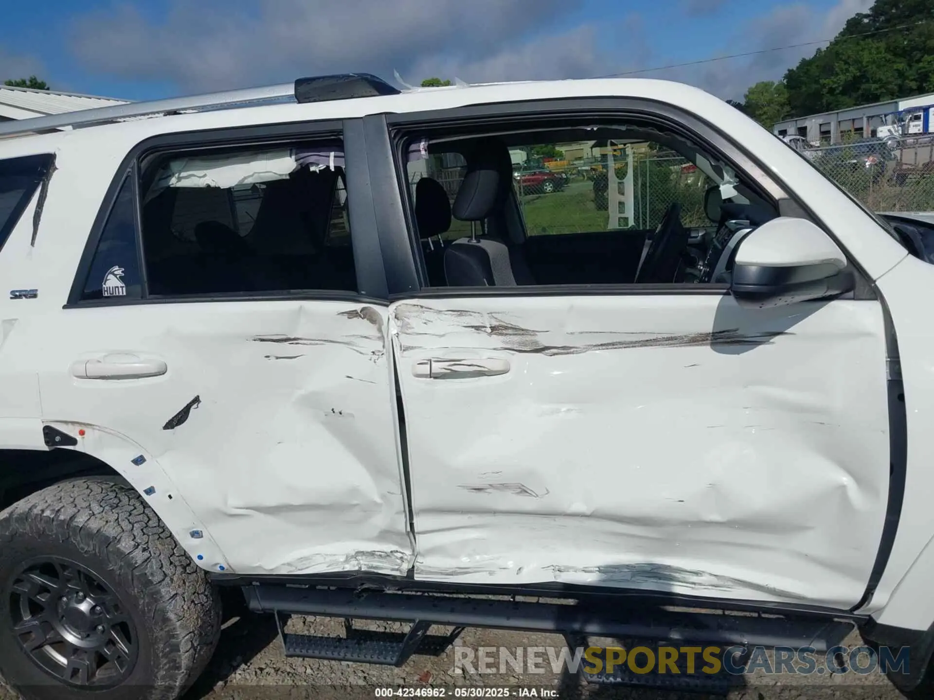 13 fotografías del automóvil dañado JTEBU5JR6L5819539 TOYOTA 4RUNNER 2020