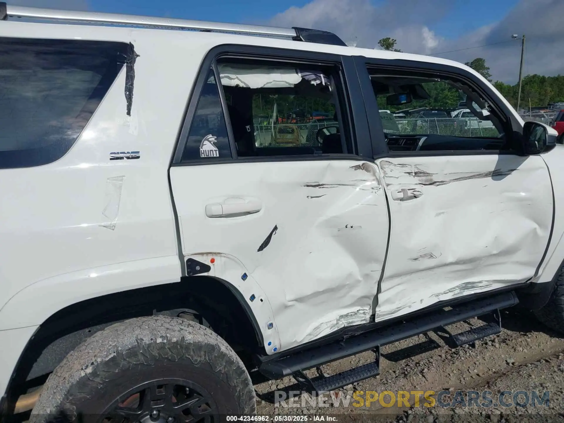 17 fotografías del automóvil dañado JTEBU5JR6L5819539 TOYOTA 4RUNNER 2020