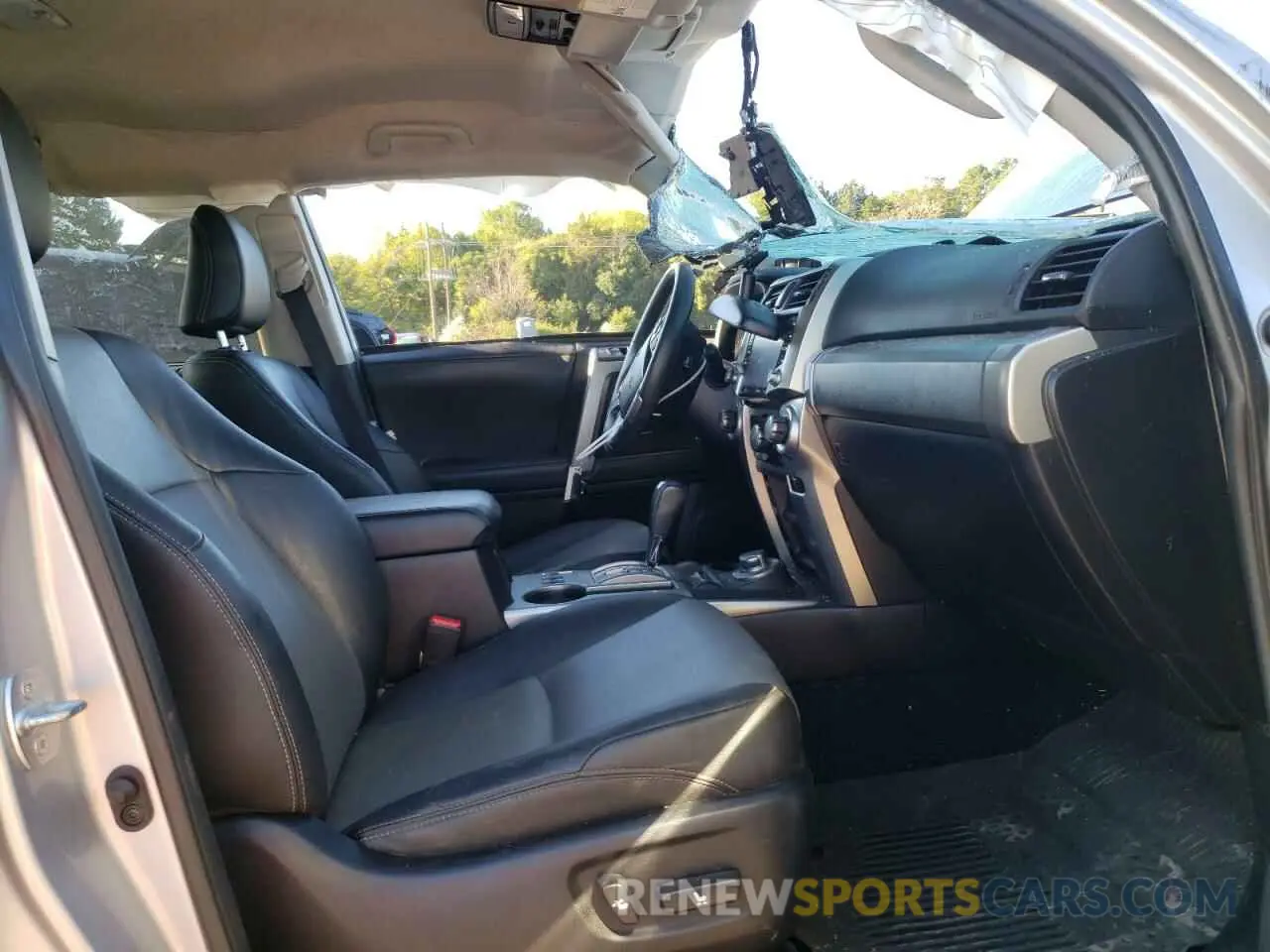 7 fotografías del automóvil dañado JTEBU5JR6L5823770 TOYOTA 4RUNNER 2020