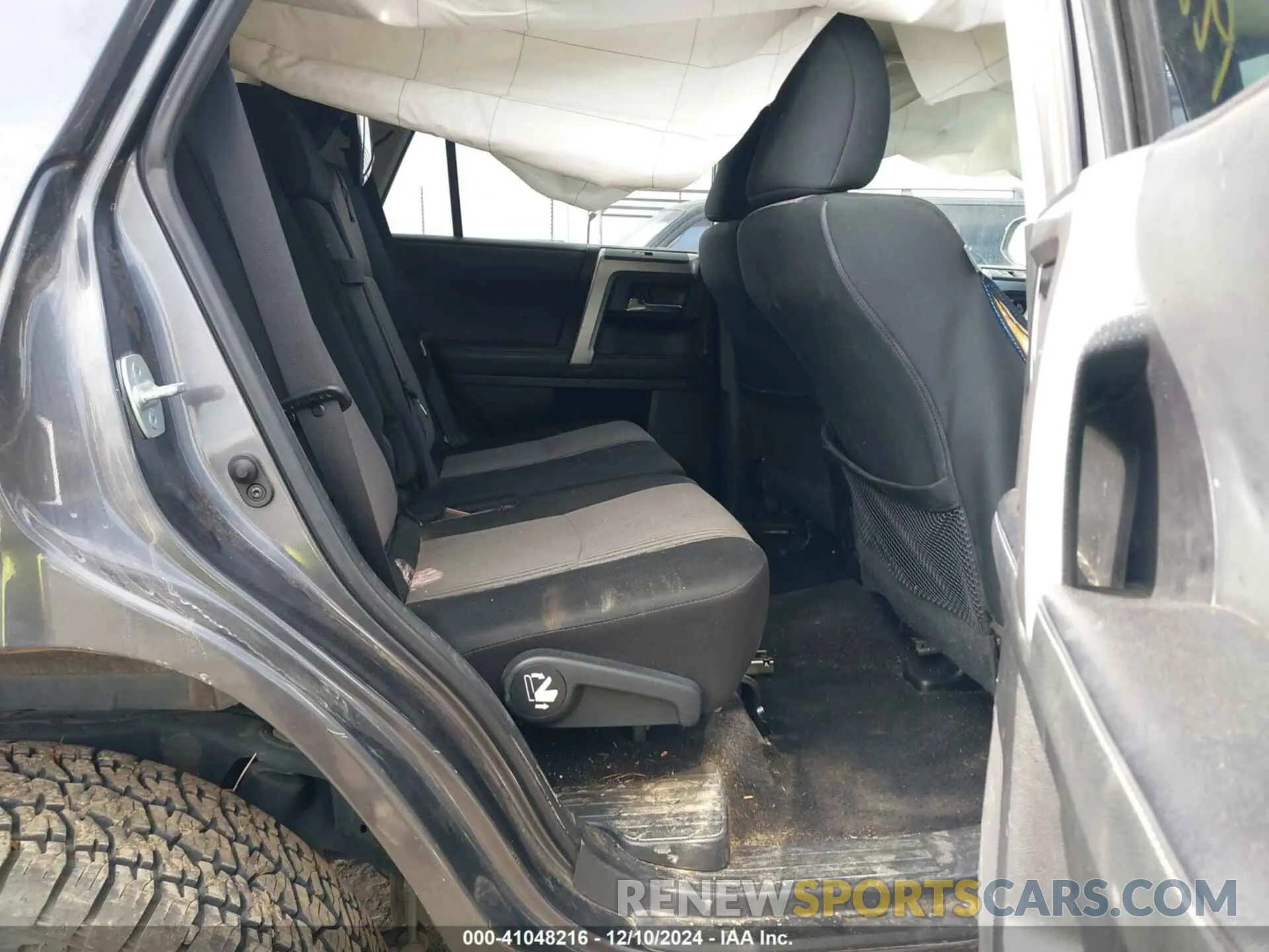 8 fotografías del automóvil dañado JTEBU5JR6L5826278 TOYOTA 4RUNNER 2020