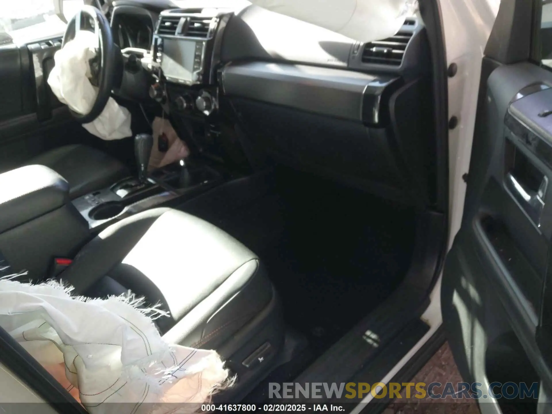 5 fotografías del automóvil dañado JTEBU5JR6L5832422 TOYOTA 4RUNNER 2020
