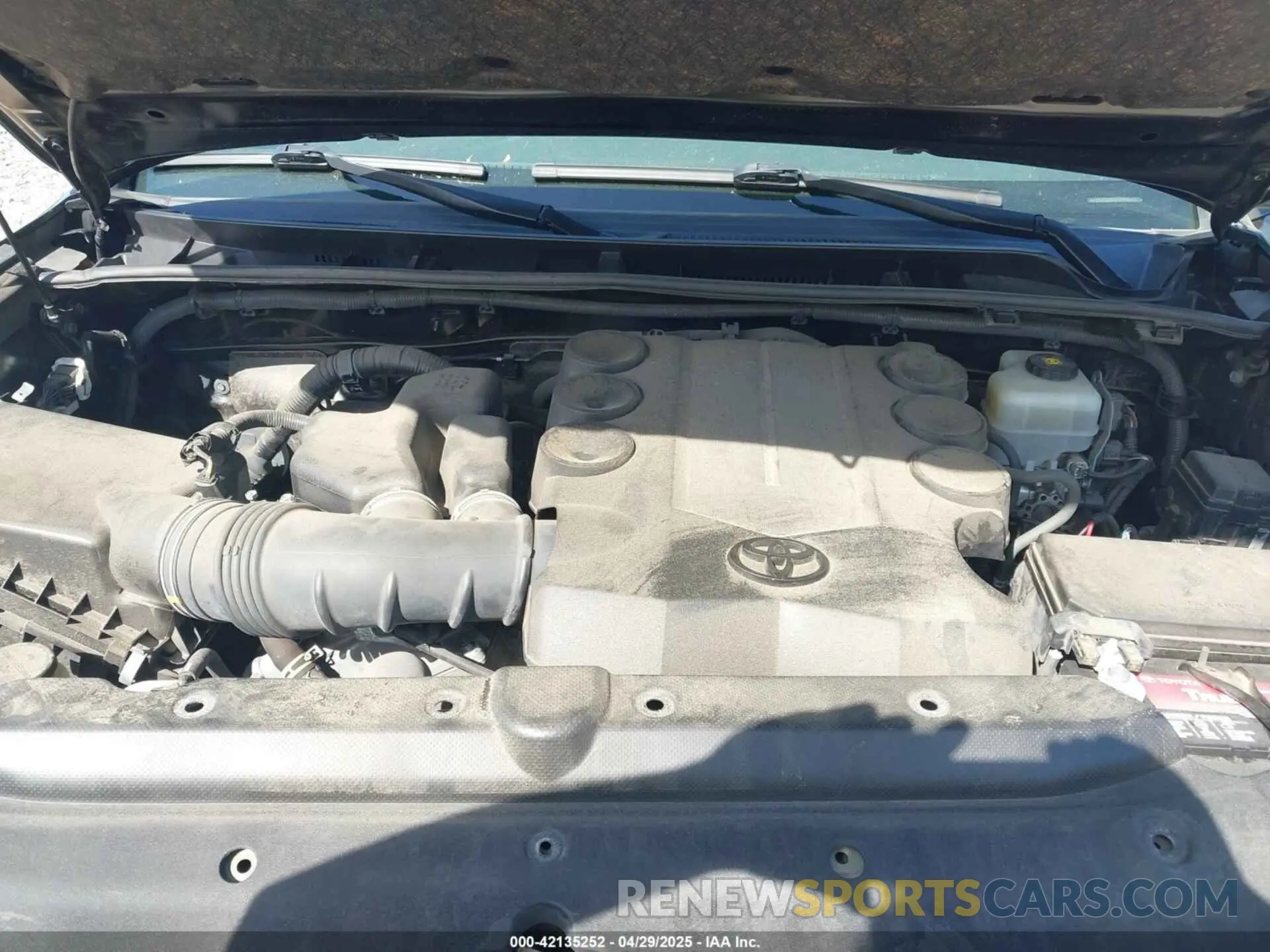 10 fotografías del automóvil dañado JTEBU5JR7L5753311 TOYOTA 4RUNNER 2020