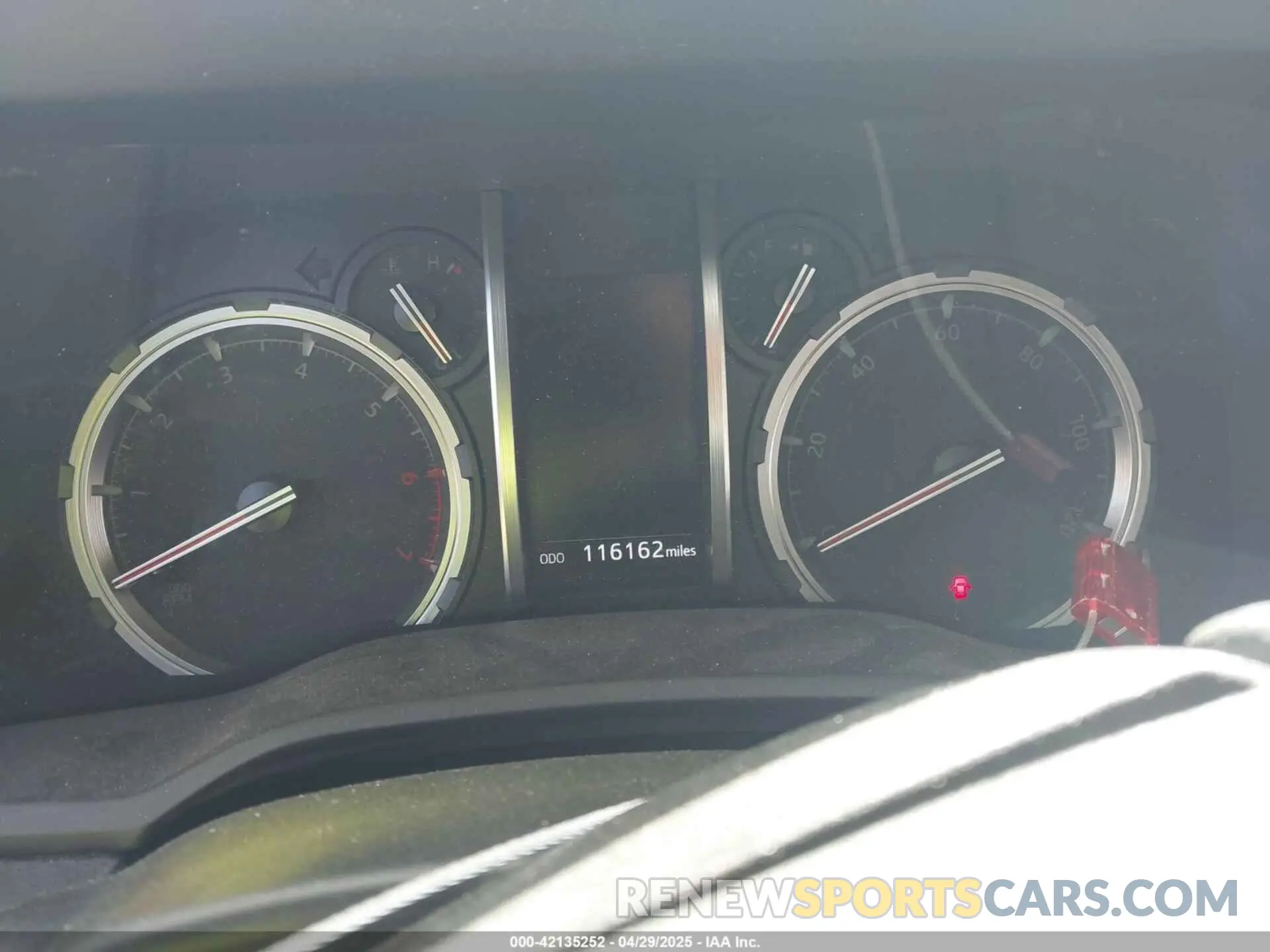 7 fotografías del automóvil dañado JTEBU5JR7L5753311 TOYOTA 4RUNNER 2020