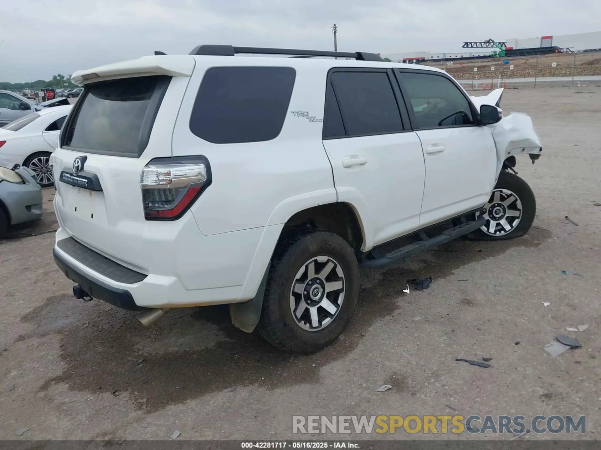 4 fotografías del automóvil dañado JTEBU5JR7L5772912 TOYOTA 4RUNNER 2020