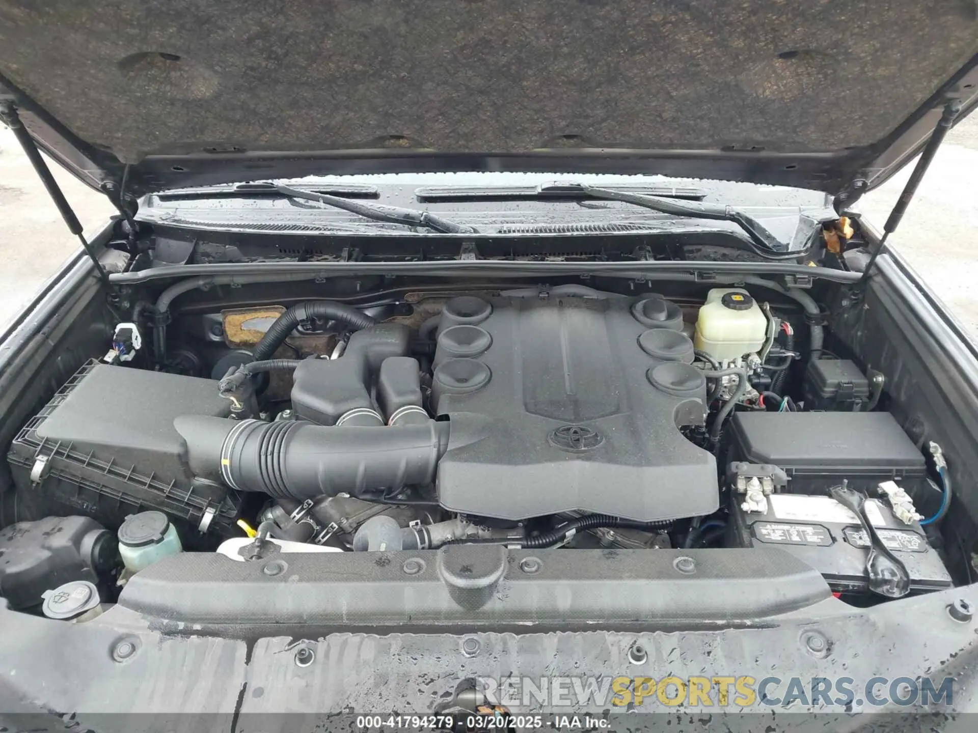 10 fotografías del automóvil dañado JTEBU5JR7L5778872 TOYOTA 4RUNNER 2020