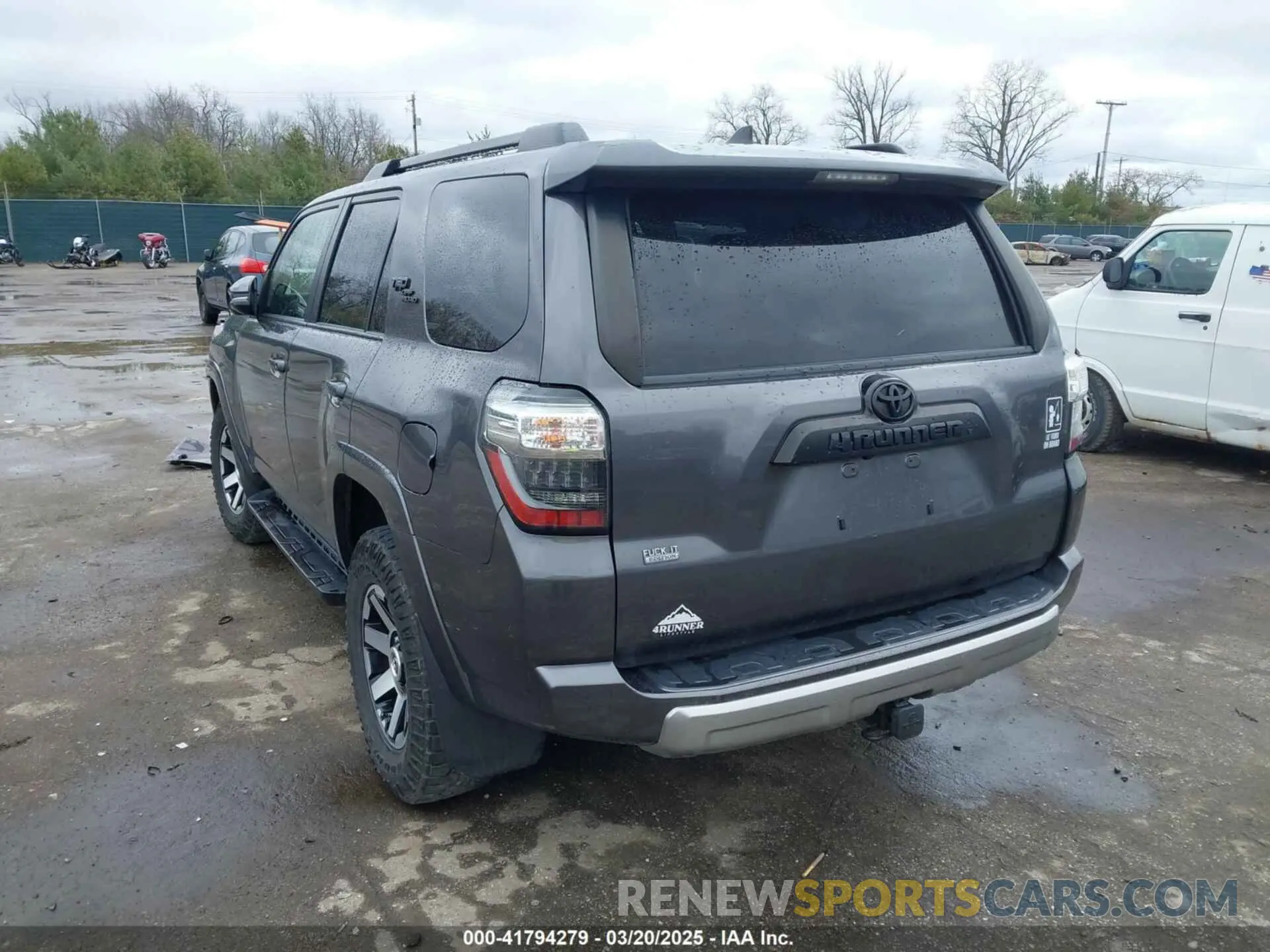 3 fotografías del automóvil dañado JTEBU5JR7L5778872 TOYOTA 4RUNNER 2020