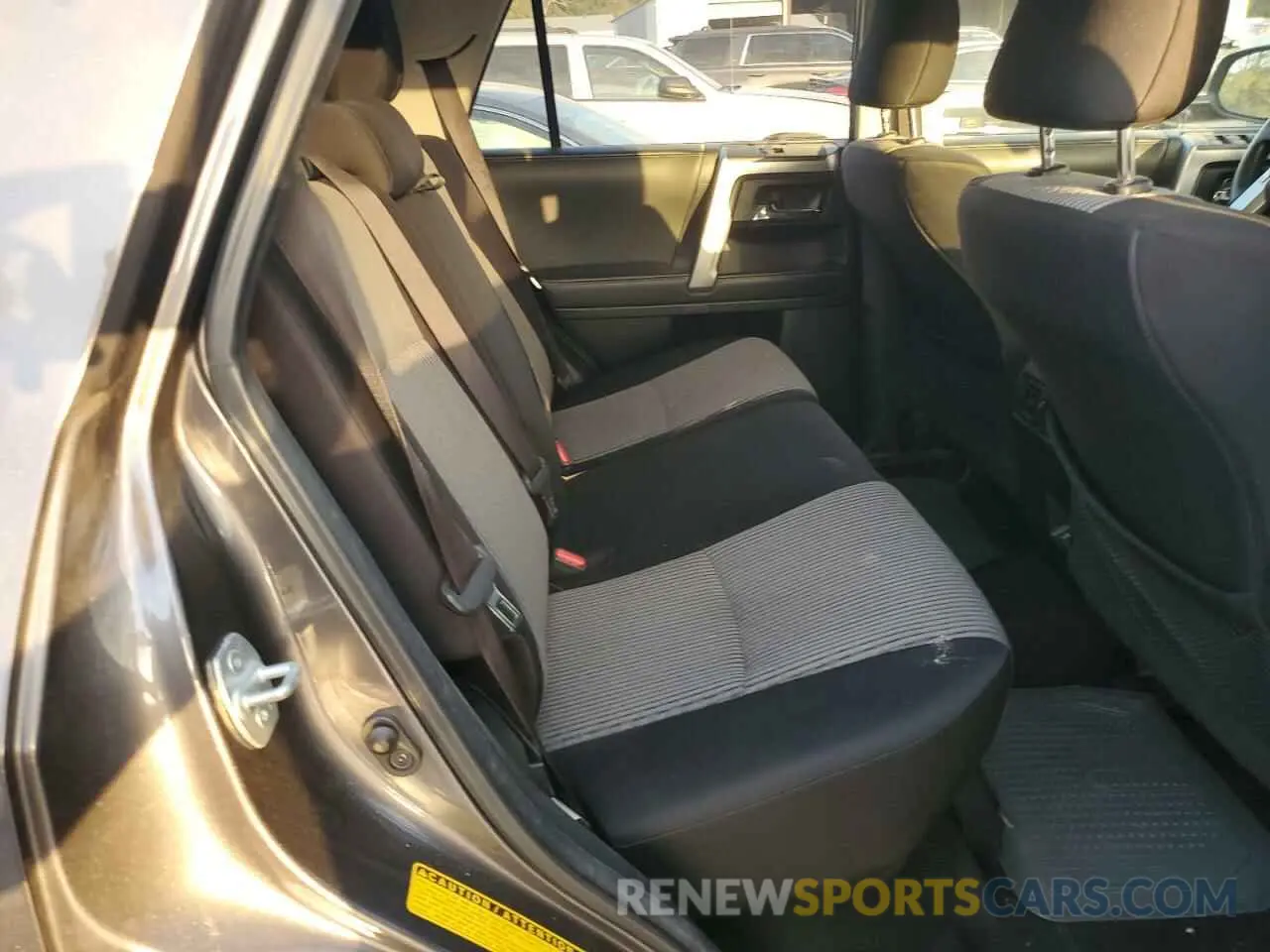 10 fotografías del automóvil dañado JTEBU5JR7L5788530 TOYOTA 4RUNNER 2020