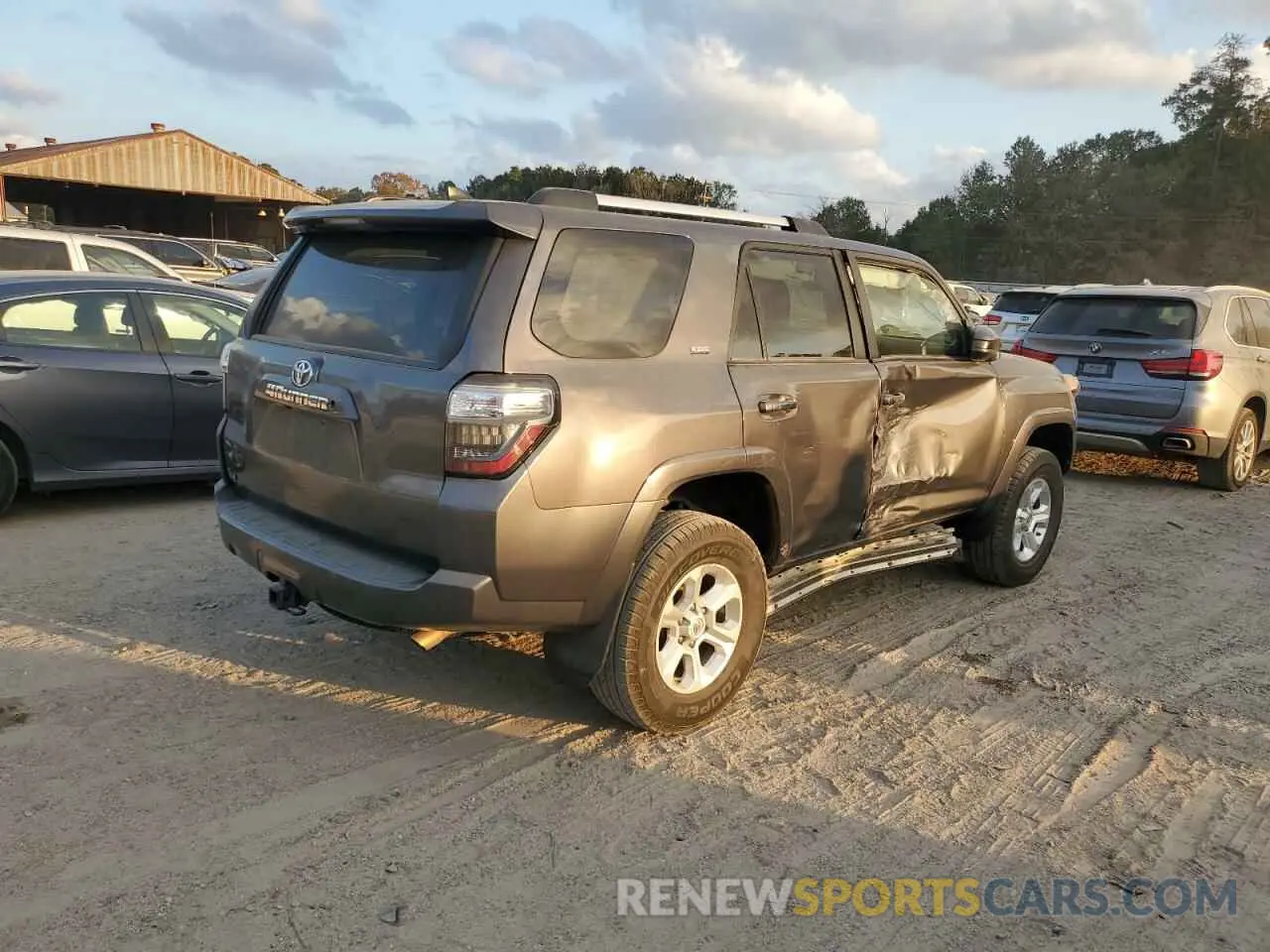 3 fotografías del automóvil dañado JTEBU5JR7L5788530 TOYOTA 4RUNNER 2020