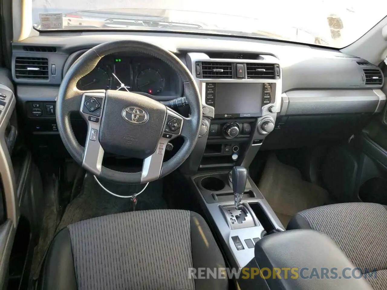 8 fotografías del automóvil dañado JTEBU5JR7L5788530 TOYOTA 4RUNNER 2020