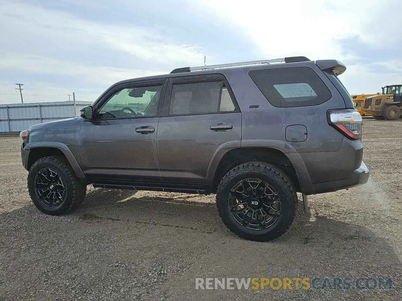 2 fotografías del automóvil dañado JTEBU5JR8L5831112 TOYOTA 4RUNNER 2020