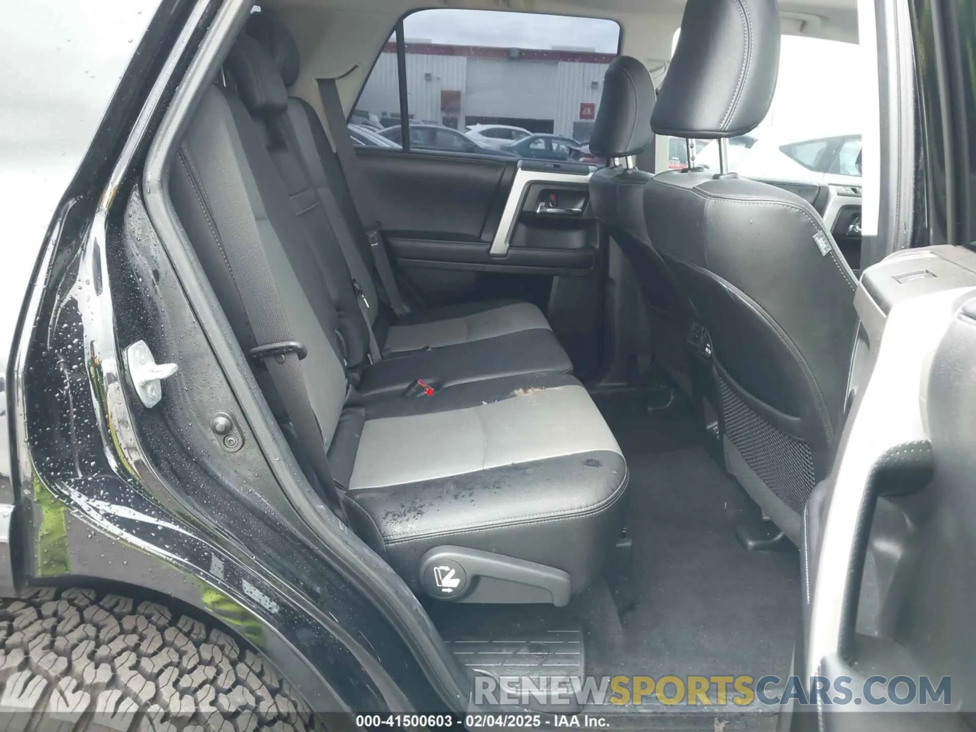8 fotografías del automóvil dañado JTEBU5JR9L5745422 TOYOTA 4RUNNER 2020
