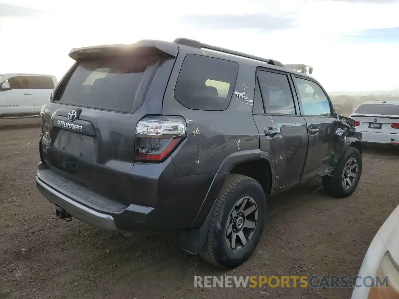 3 fotografías del automóvil dañado JTEBU5JR9L5776797 TOYOTA 4RUNNER 2020