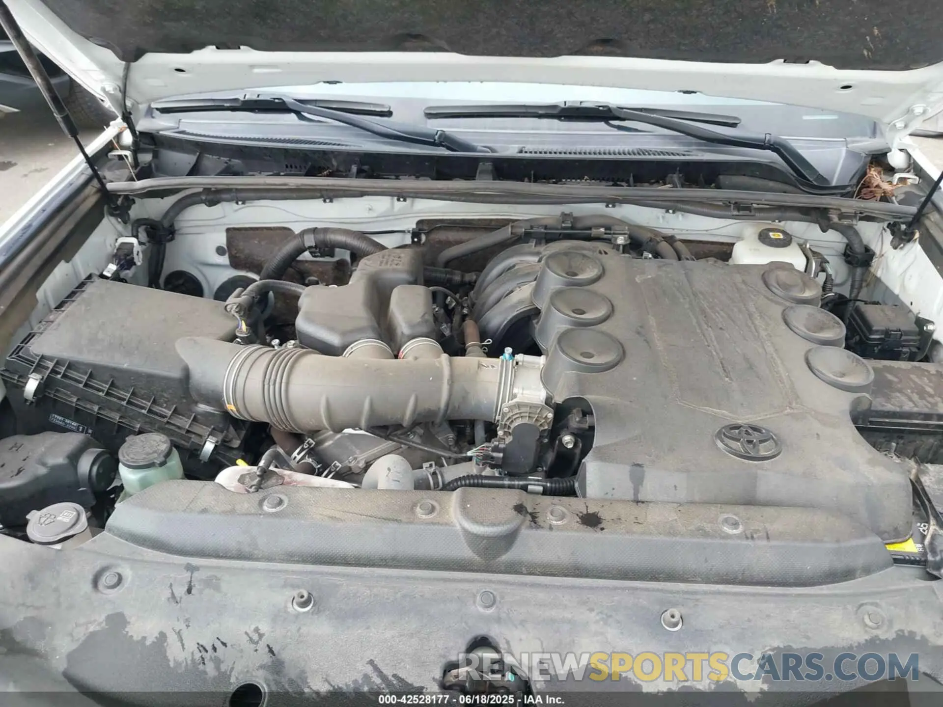 10 fotografías del automóvil dañado JTEBU5JR9L5825528 TOYOTA 4RUNNER 2020
