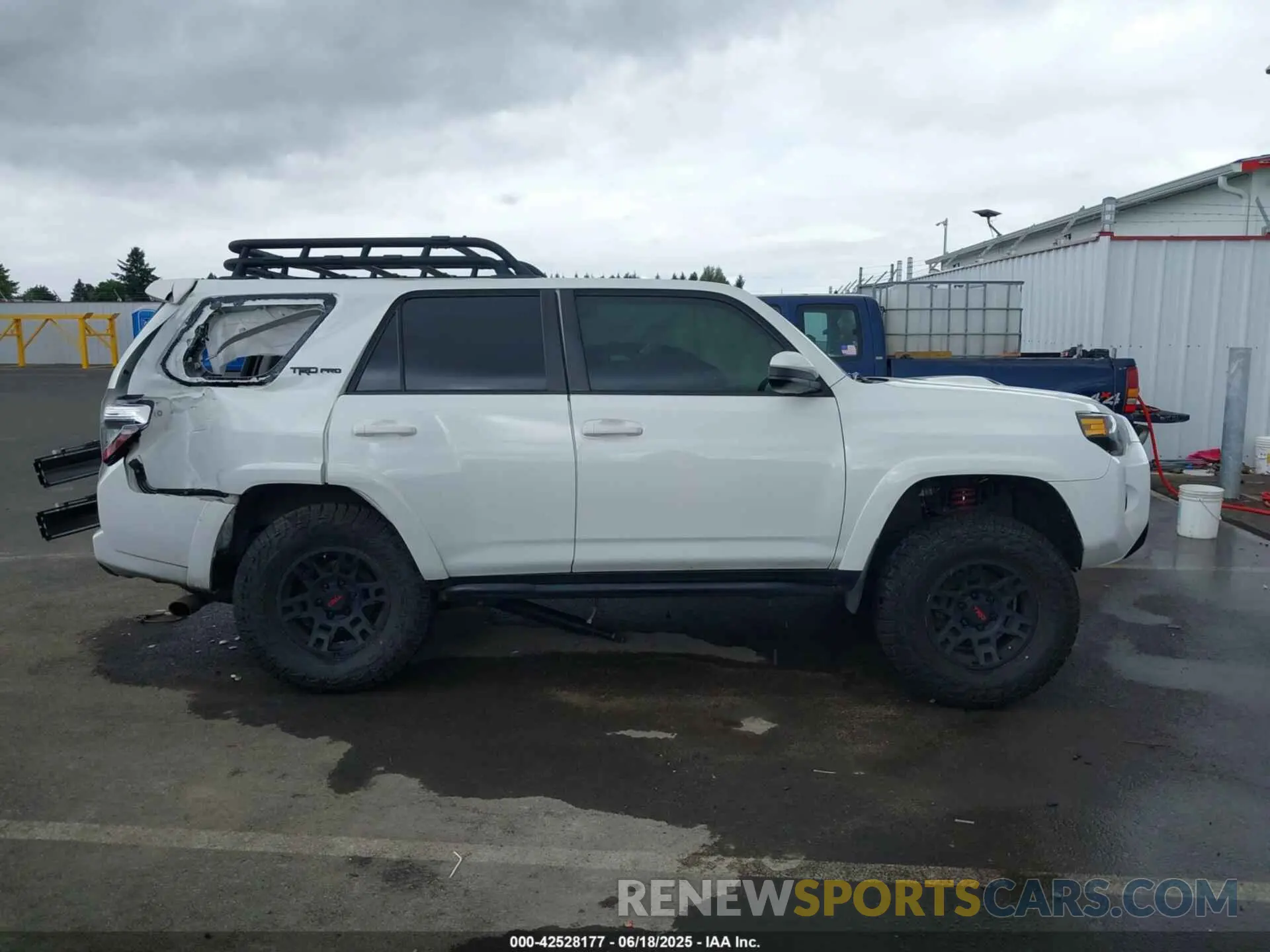 14 fotografías del automóvil dañado JTEBU5JR9L5825528 TOYOTA 4RUNNER 2020