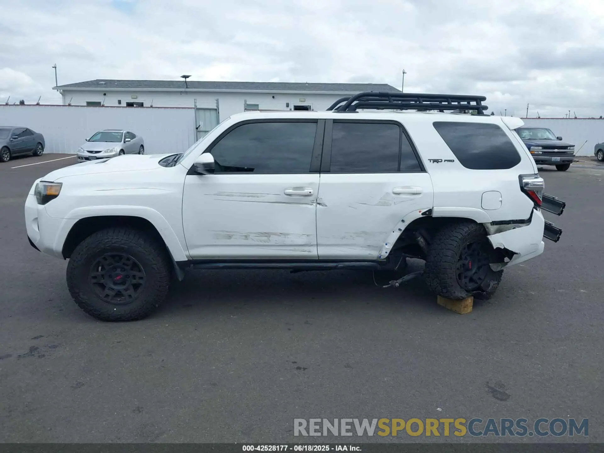 15 fotografías del automóvil dañado JTEBU5JR9L5825528 TOYOTA 4RUNNER 2020