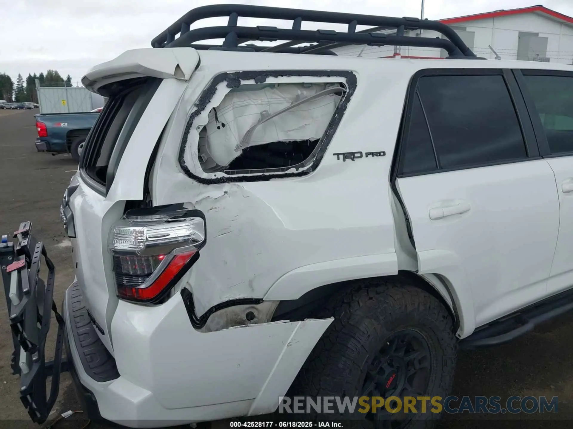 18 fotografías del automóvil dañado JTEBU5JR9L5825528 TOYOTA 4RUNNER 2020