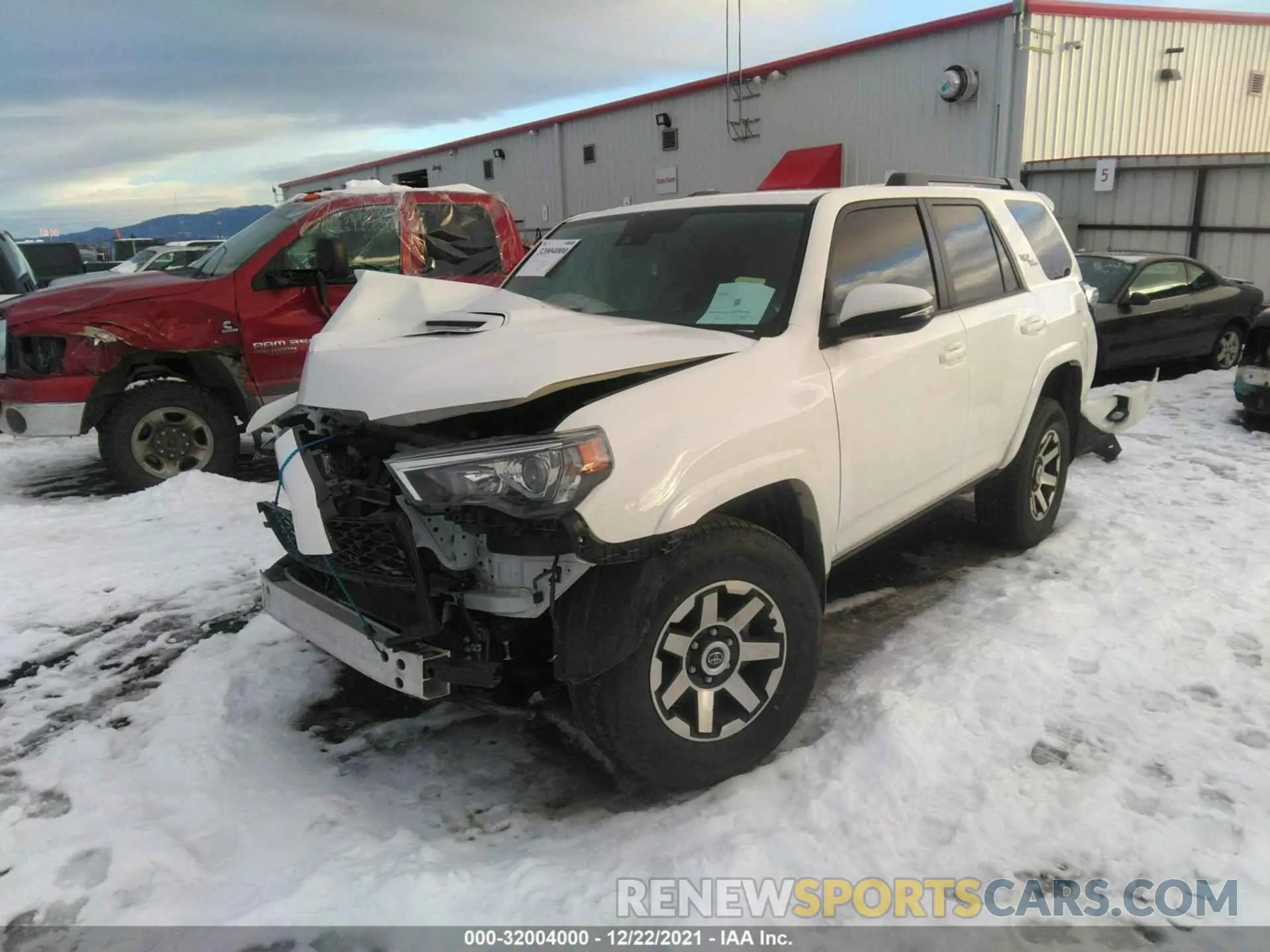 2 fotografías del automóvil dañado JTEBU5JR9L5828316 TOYOTA 4RUNNER 2020