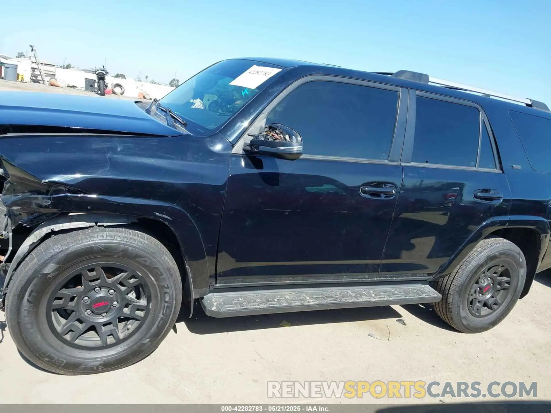 15 fotografías del automóvil dañado JTEBU5JRXL5749494 TOYOTA 4RUNNER 2020