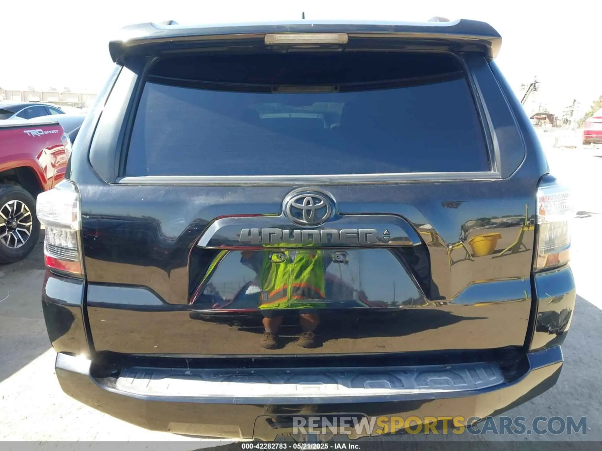 17 fotografías del automóvil dañado JTEBU5JRXL5749494 TOYOTA 4RUNNER 2020