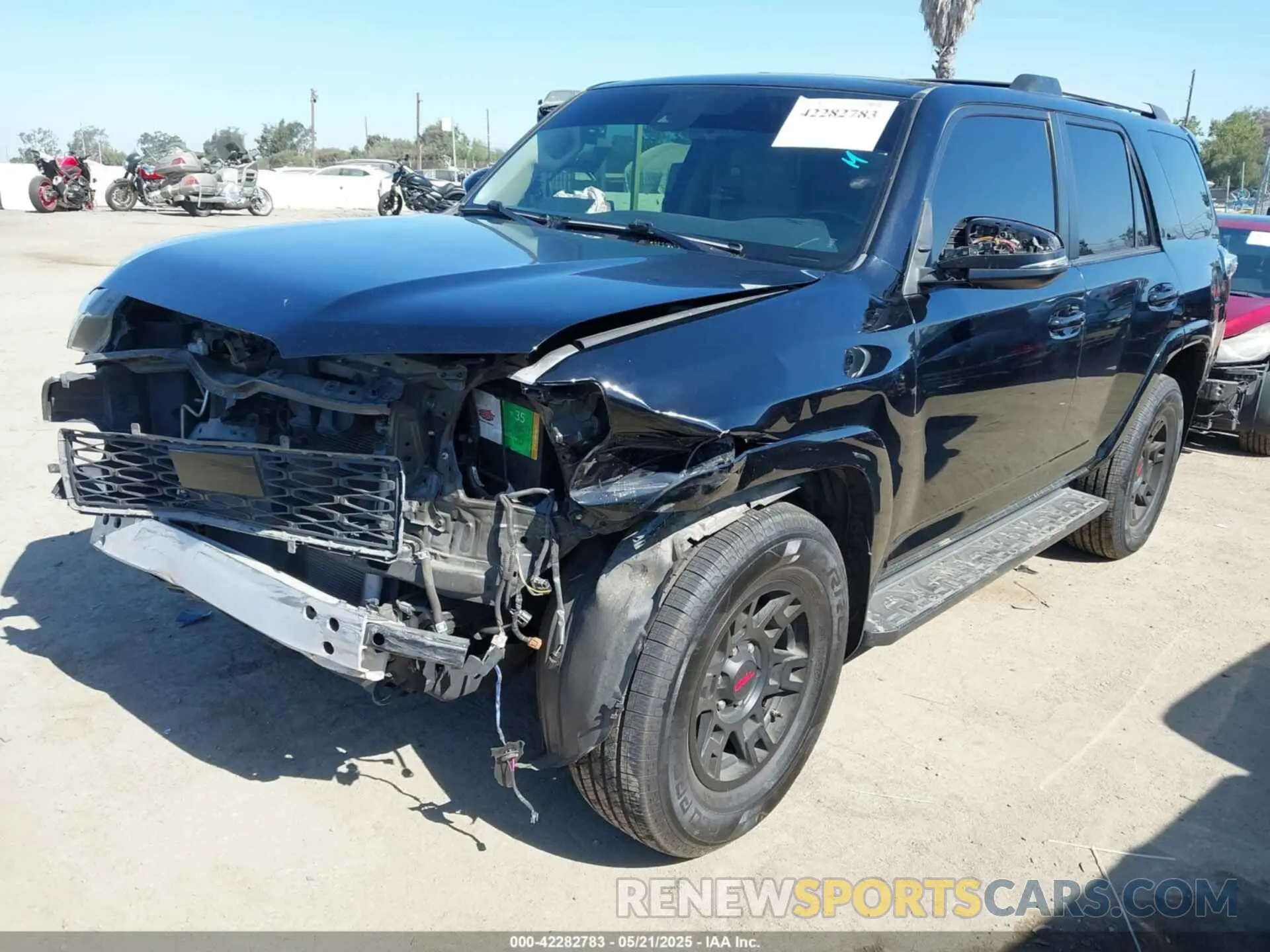 2 fotografías del automóvil dañado JTEBU5JRXL5749494 TOYOTA 4RUNNER 2020