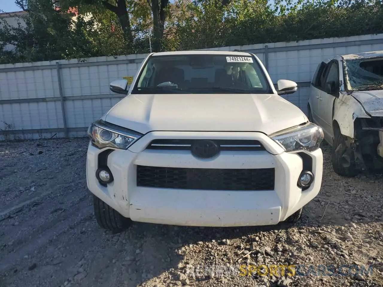 5 fotografías del automóvil dañado JTEBU5JRXL5758874 TOYOTA 4RUNNER 2020