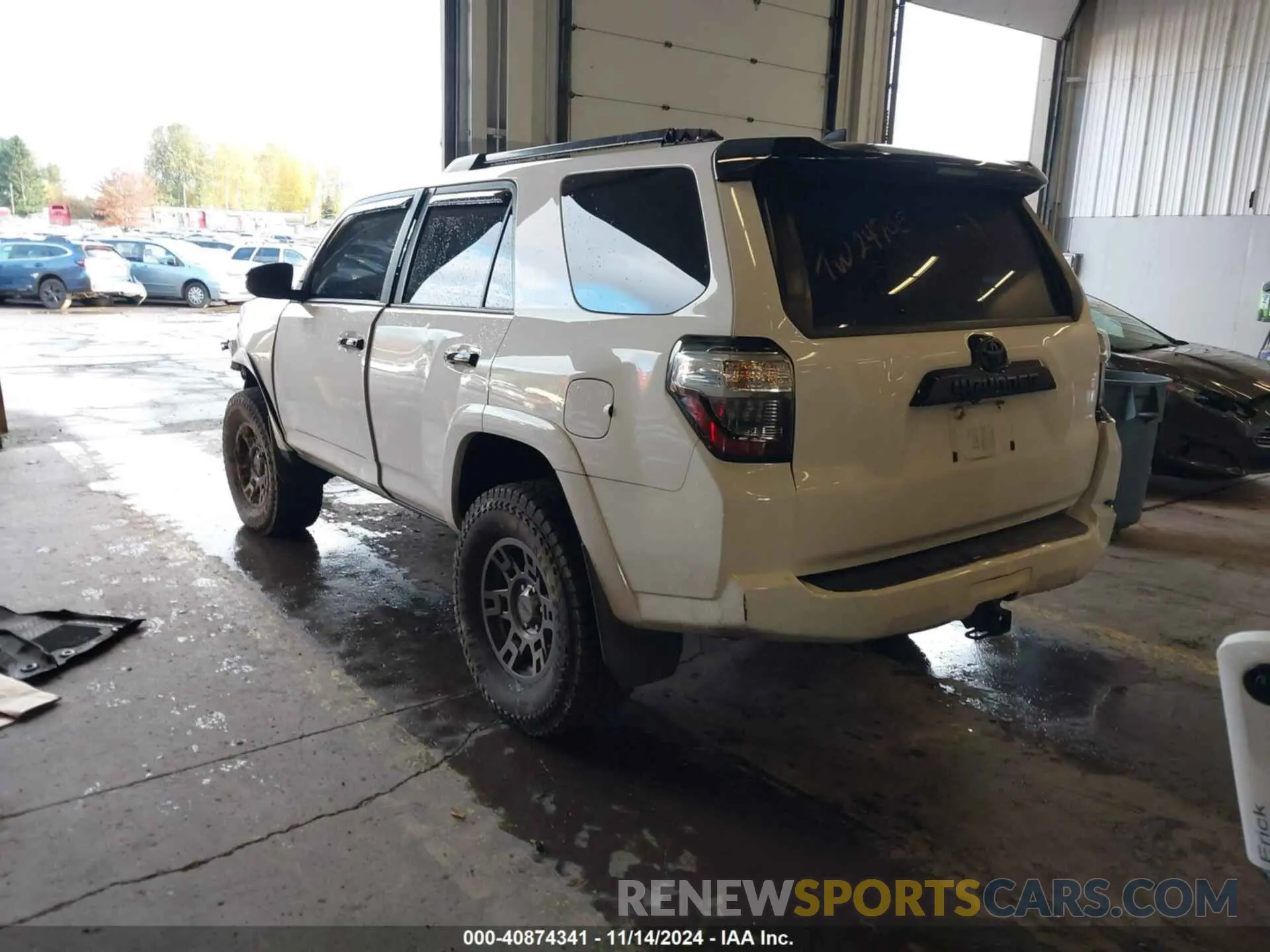 3 fotografías del automóvil dañado JTEBU5JRXL5761578 TOYOTA 4RUNNER 2020