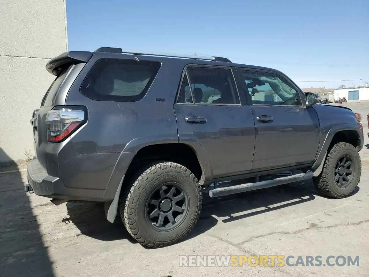 3 fotografías del automóvil dañado JTEBU5JRXL5772287 TOYOTA 4RUNNER 2020