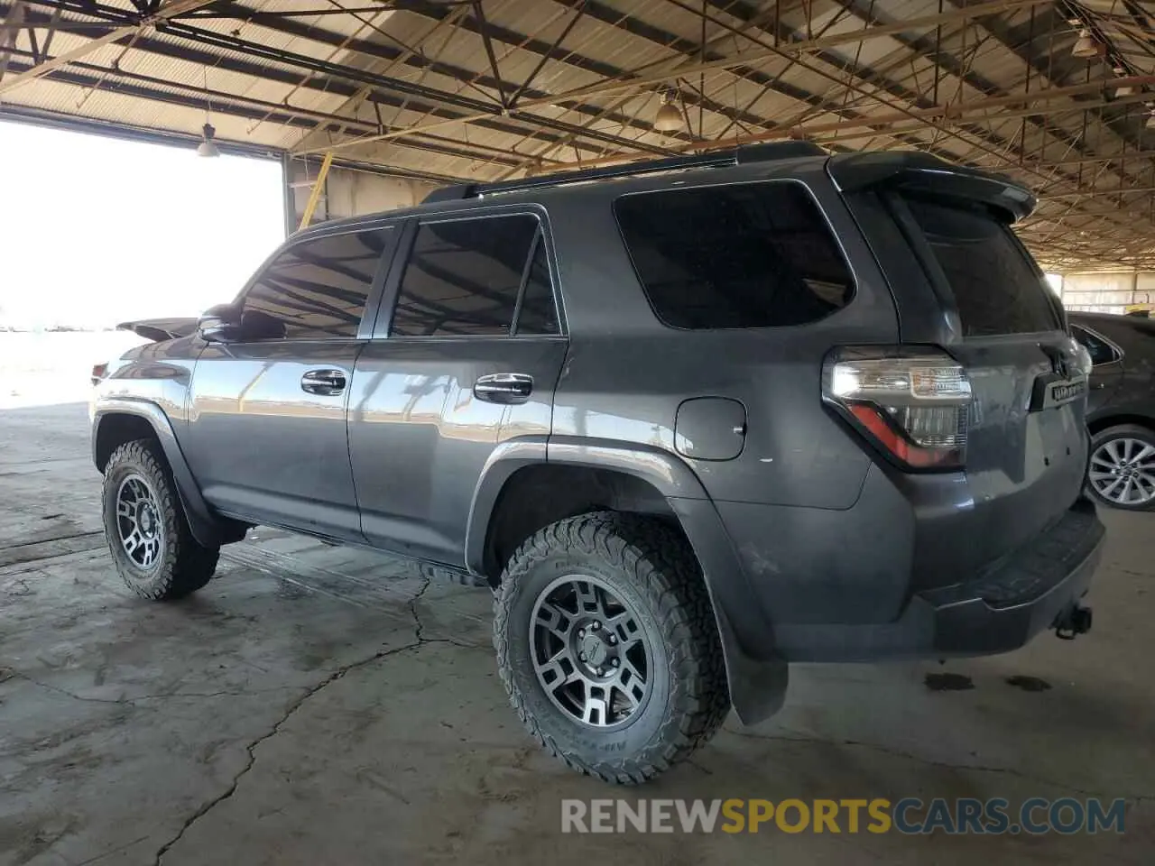 2 fotografías del automóvil dañado JTEBU5JRXL5797867 TOYOTA 4RUNNER 2020