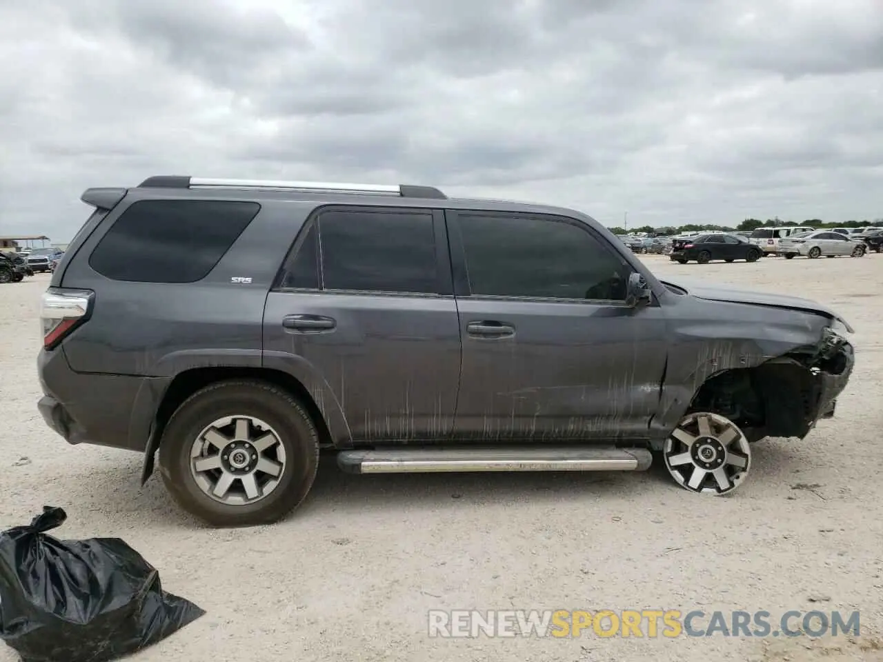 9 fotografías del automóvil dañado JTEBU5JRXL5815137 TOYOTA 4RUNNER 2020
