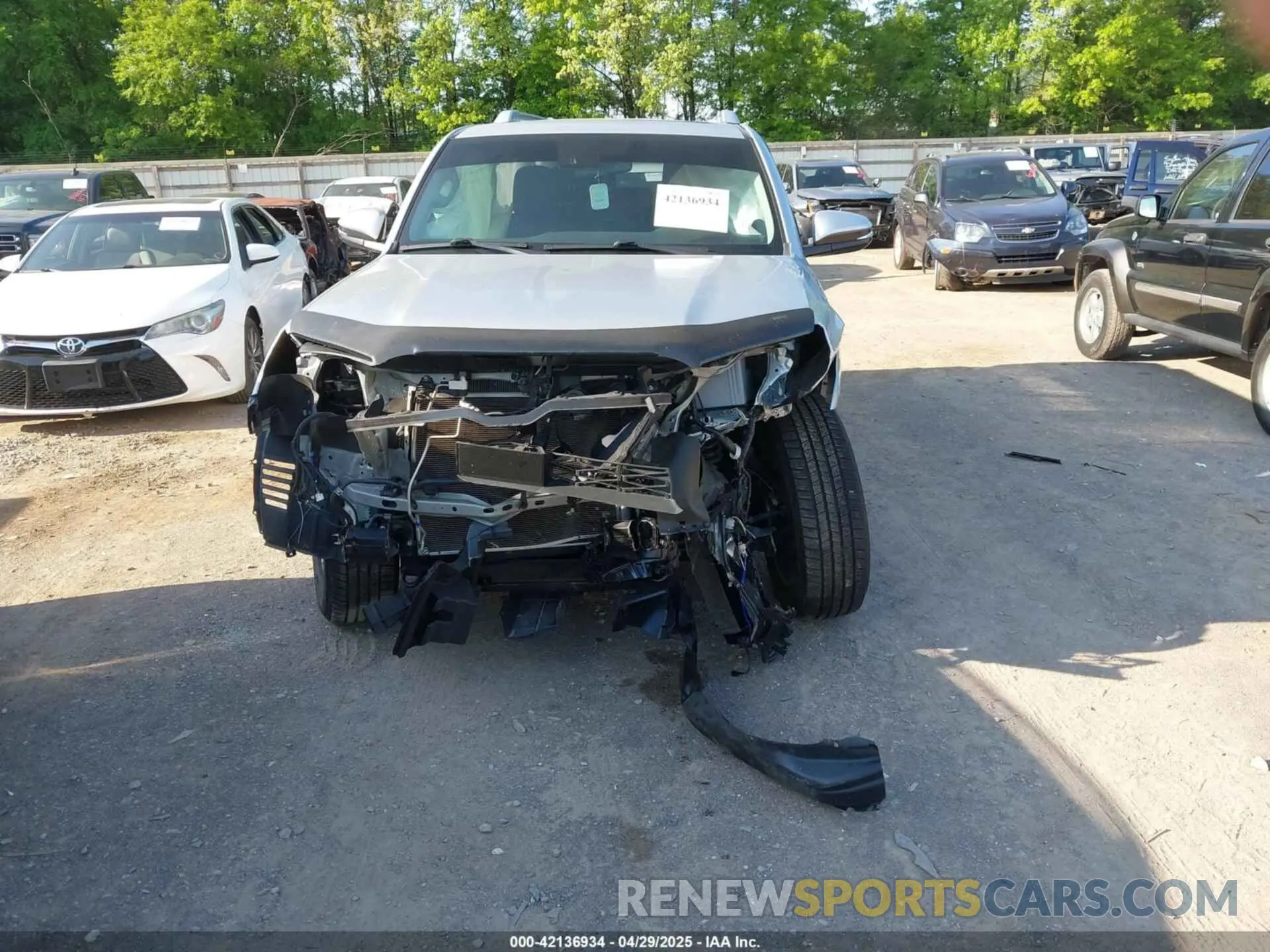 13 fotografías del automóvil dañado JTEBU5JRXL5835419 TOYOTA 4RUNNER 2020