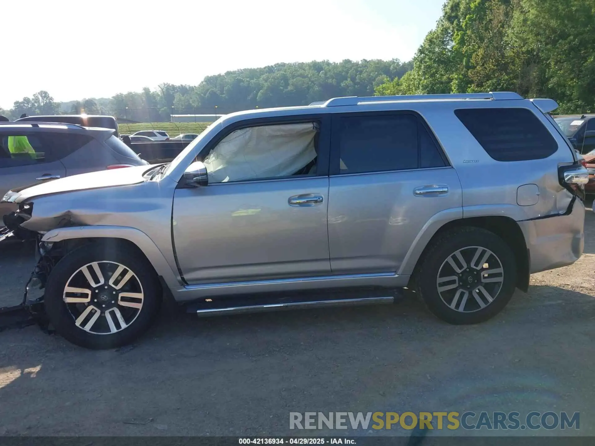 15 fotografías del automóvil dañado JTEBU5JRXL5835419 TOYOTA 4RUNNER 2020