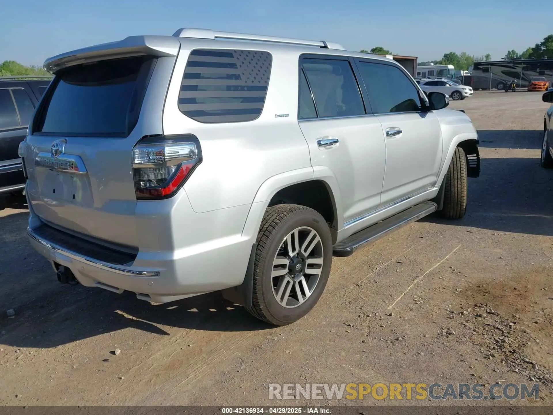 4 fotografías del automóvil dañado JTEBU5JRXL5835419 TOYOTA 4RUNNER 2020