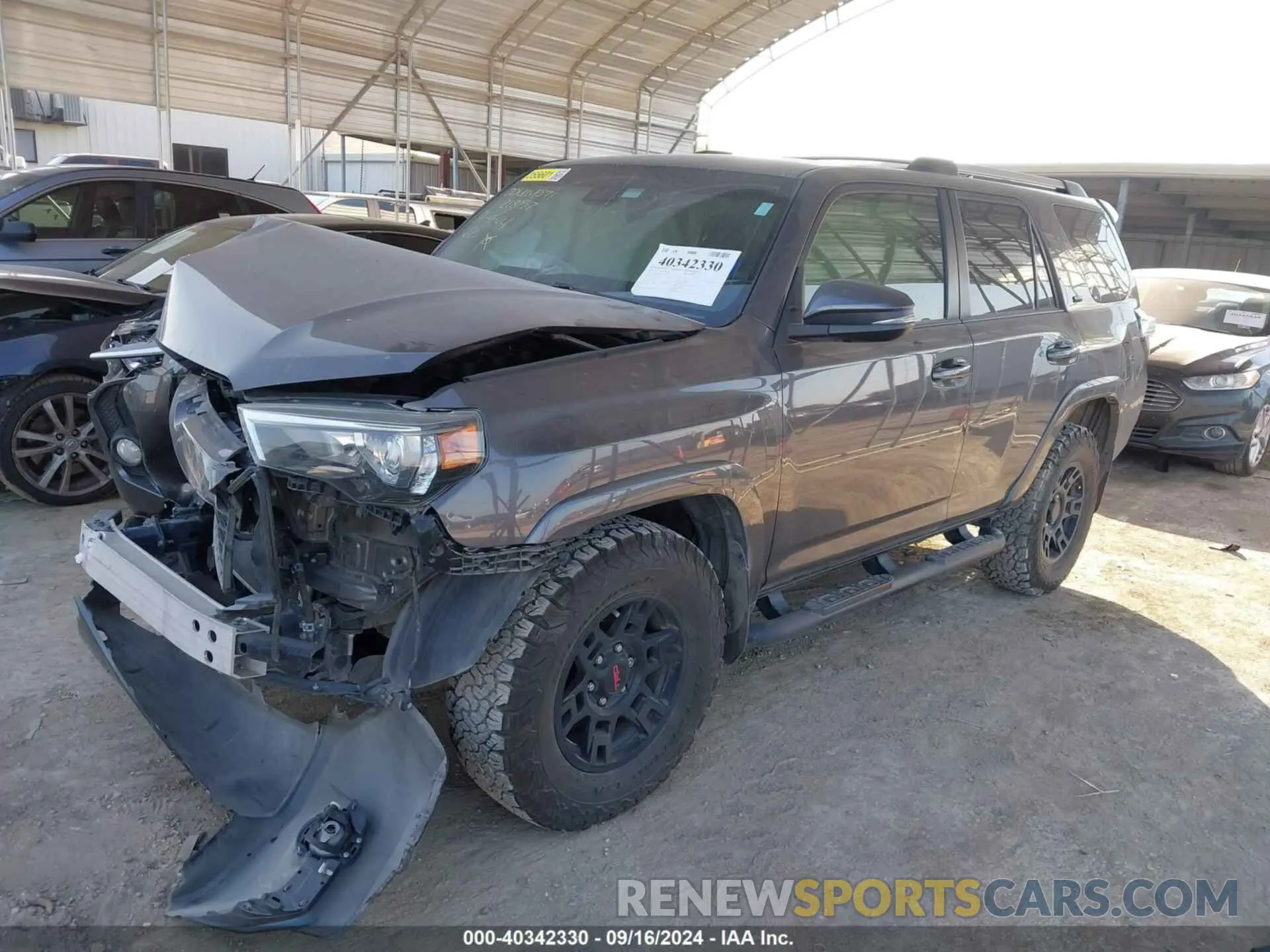 2 fotografías del automóvil dañado JTEZU5JR2L5218157 TOYOTA 4RUNNER 2020