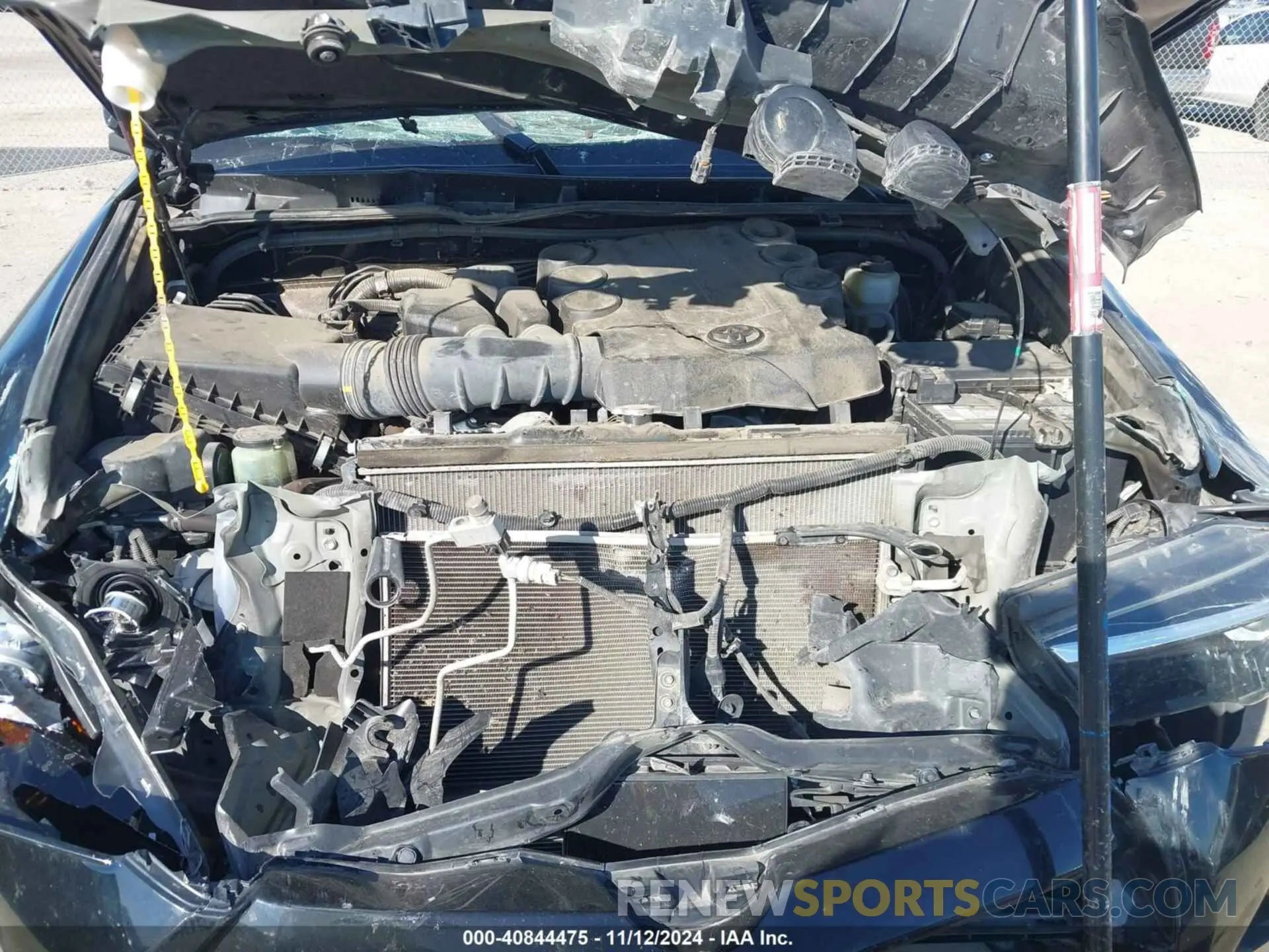 10 fotografías del automóvil dañado JTEZU5JR2L5224525 TOYOTA 4RUNNER 2020