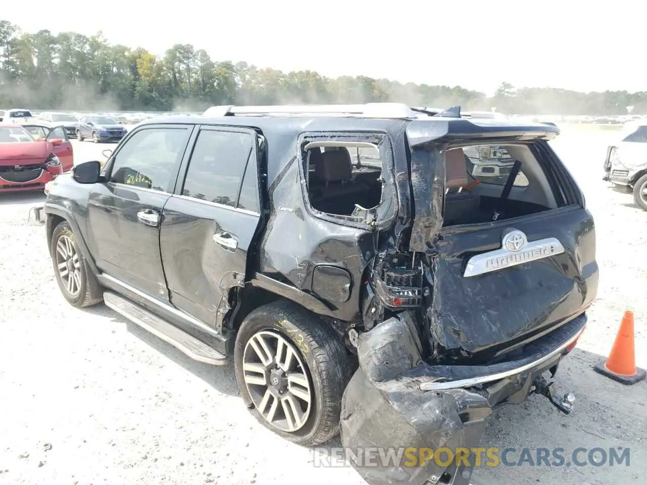 3 fotografías del automóvil dañado JTEZU5JR3L5217065 TOYOTA 4RUNNER 2020
